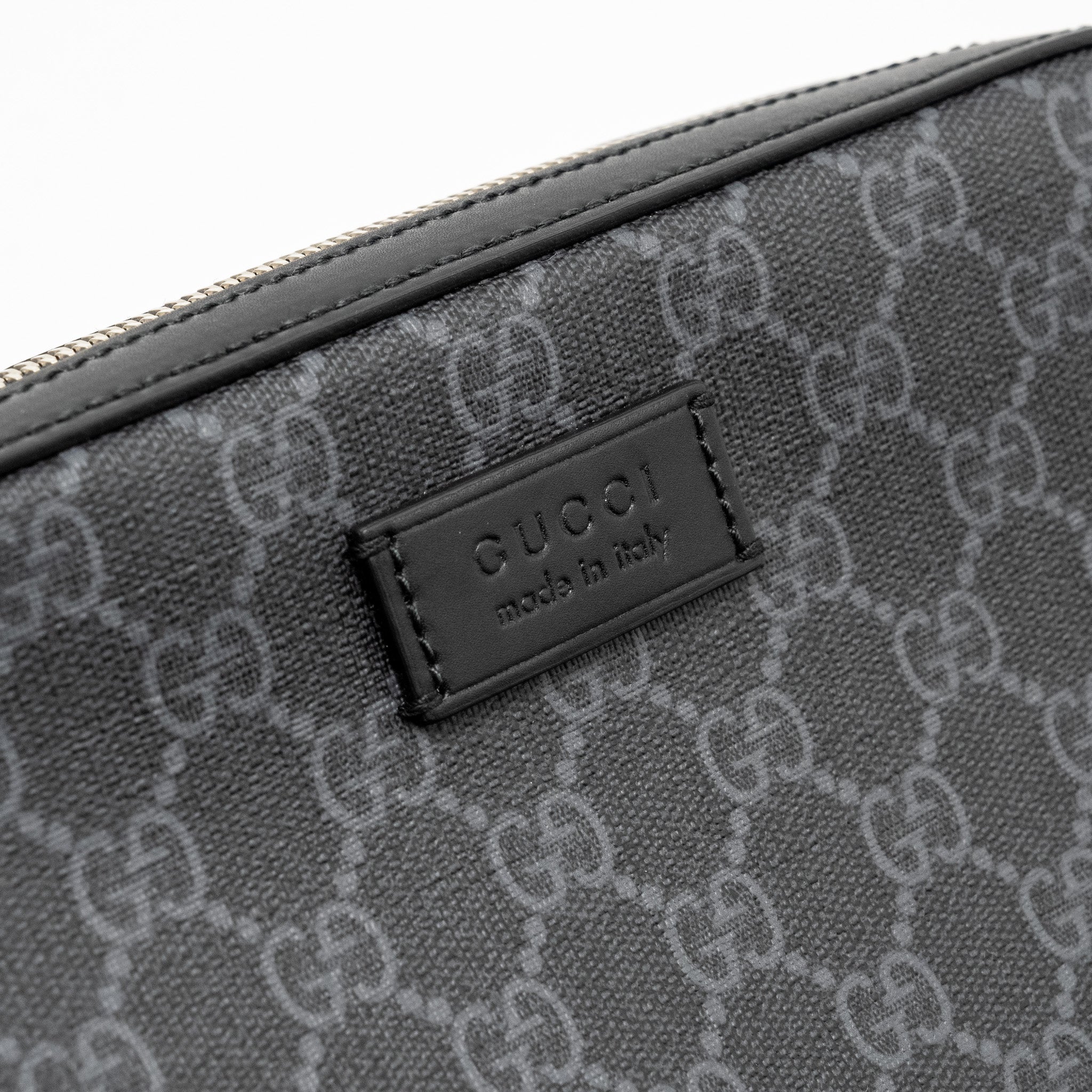 gucci-pouch-gg-supreme-canvas-black-shw