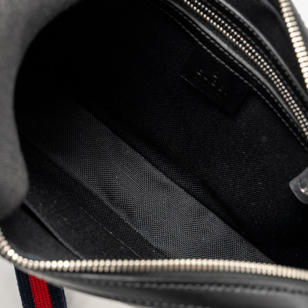 gucci-pouch-gg-supreme-canvas-black-shw