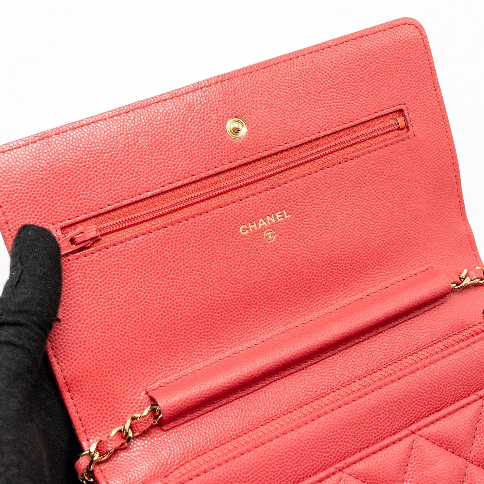chanel-classic-wallet-on-chain-caviar-pink-ghw-copy