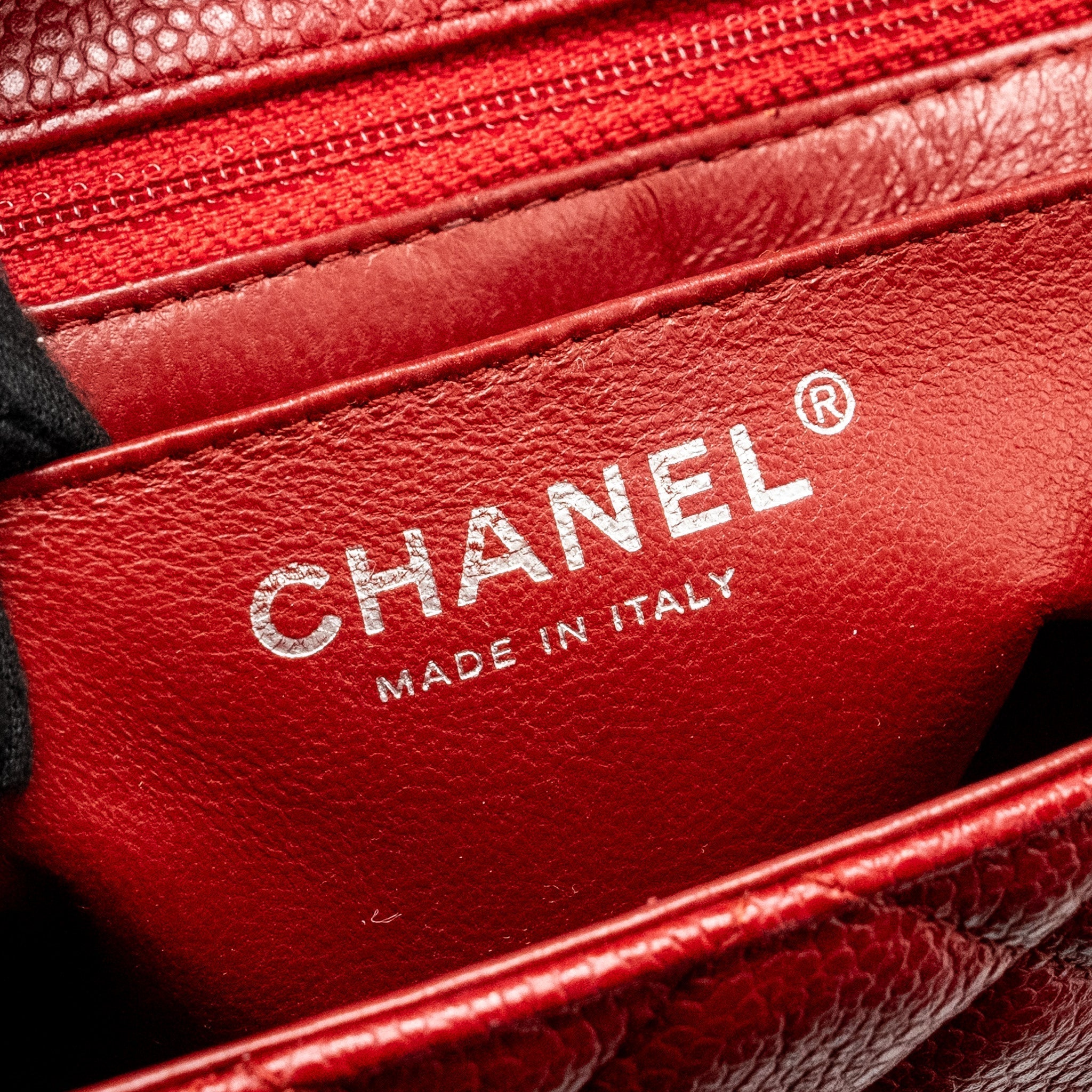 chanel-mini-square-red