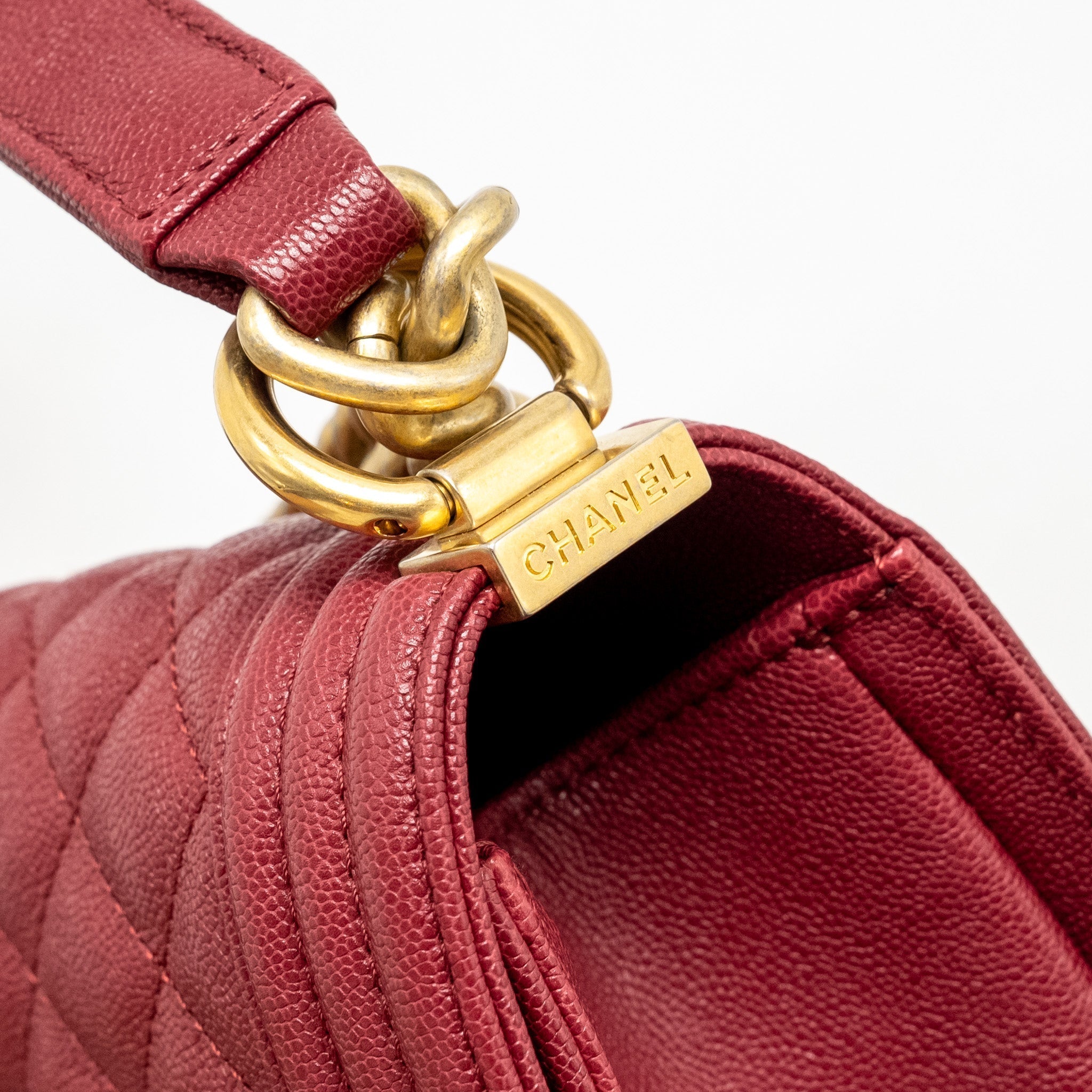 chanel-medium-boy-bag-caviar-red-ghw-copy