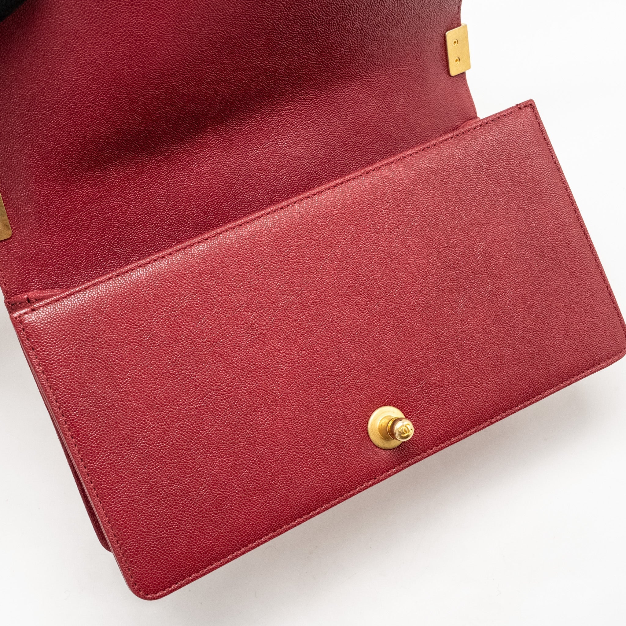 chanel-medium-boy-bag-caviar-red-ghw-copy