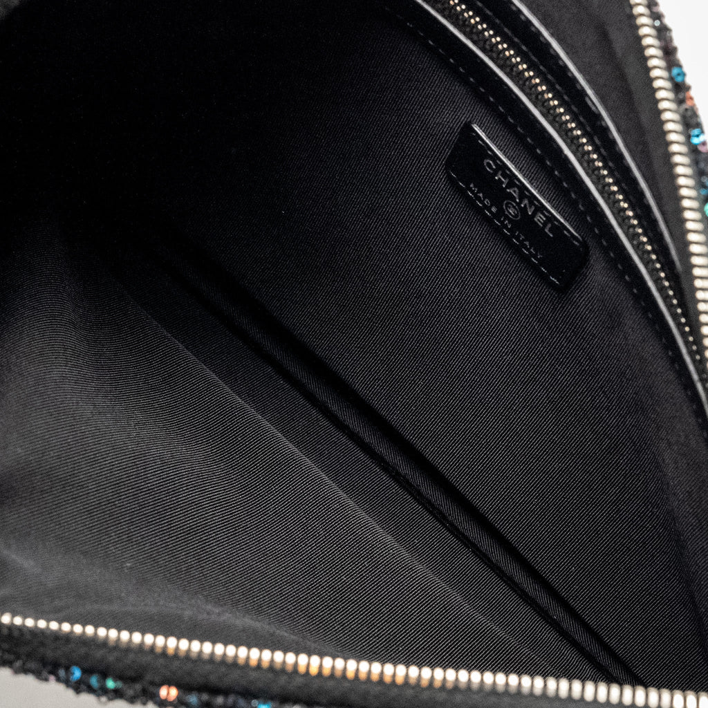 chanel-cluth-tweed-black