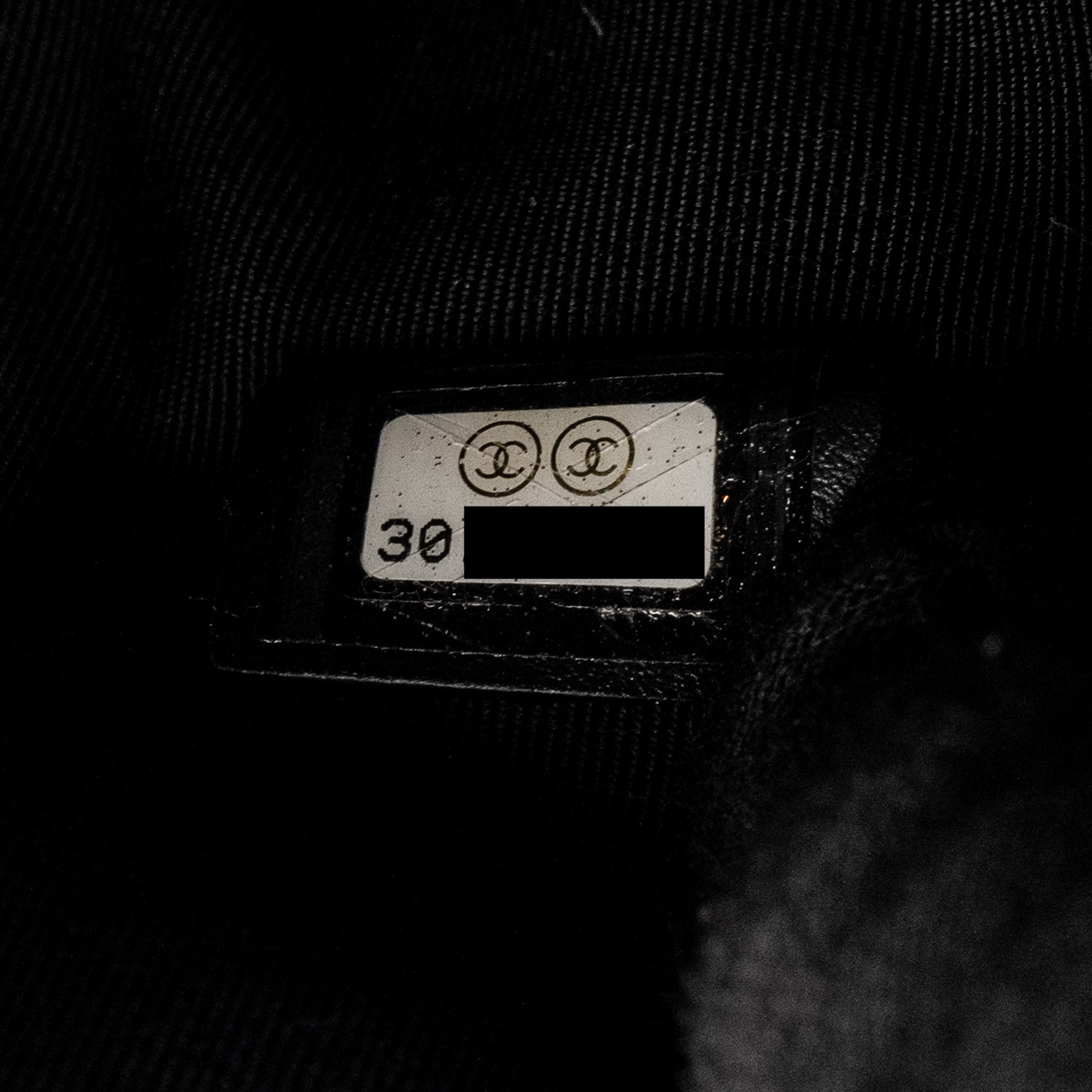 chanel-cluth-tweed-black