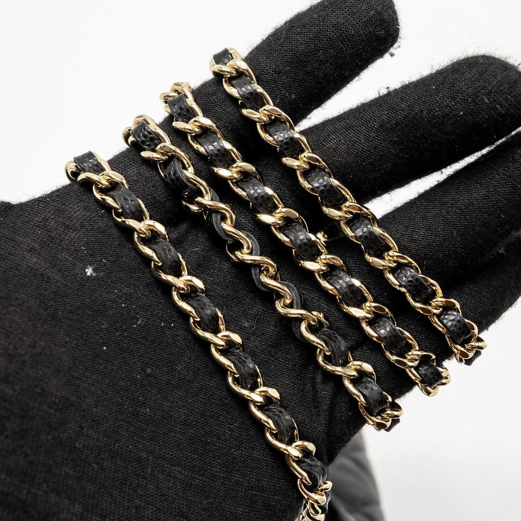 chanel-25c-quilted-hobo-bag-caviar-black-ghwmicrochip