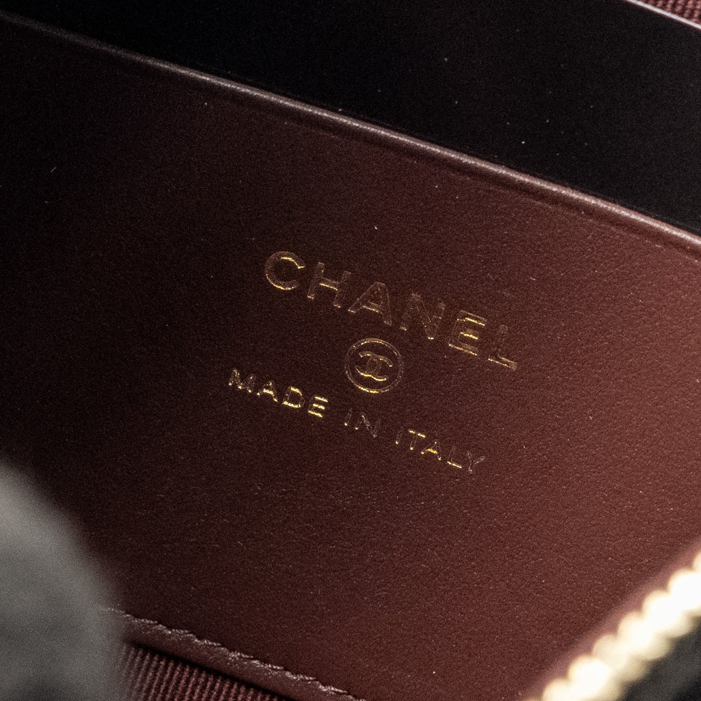 chanel-25c-quilted-hobo-bag-caviar-black-ghwmicrochip