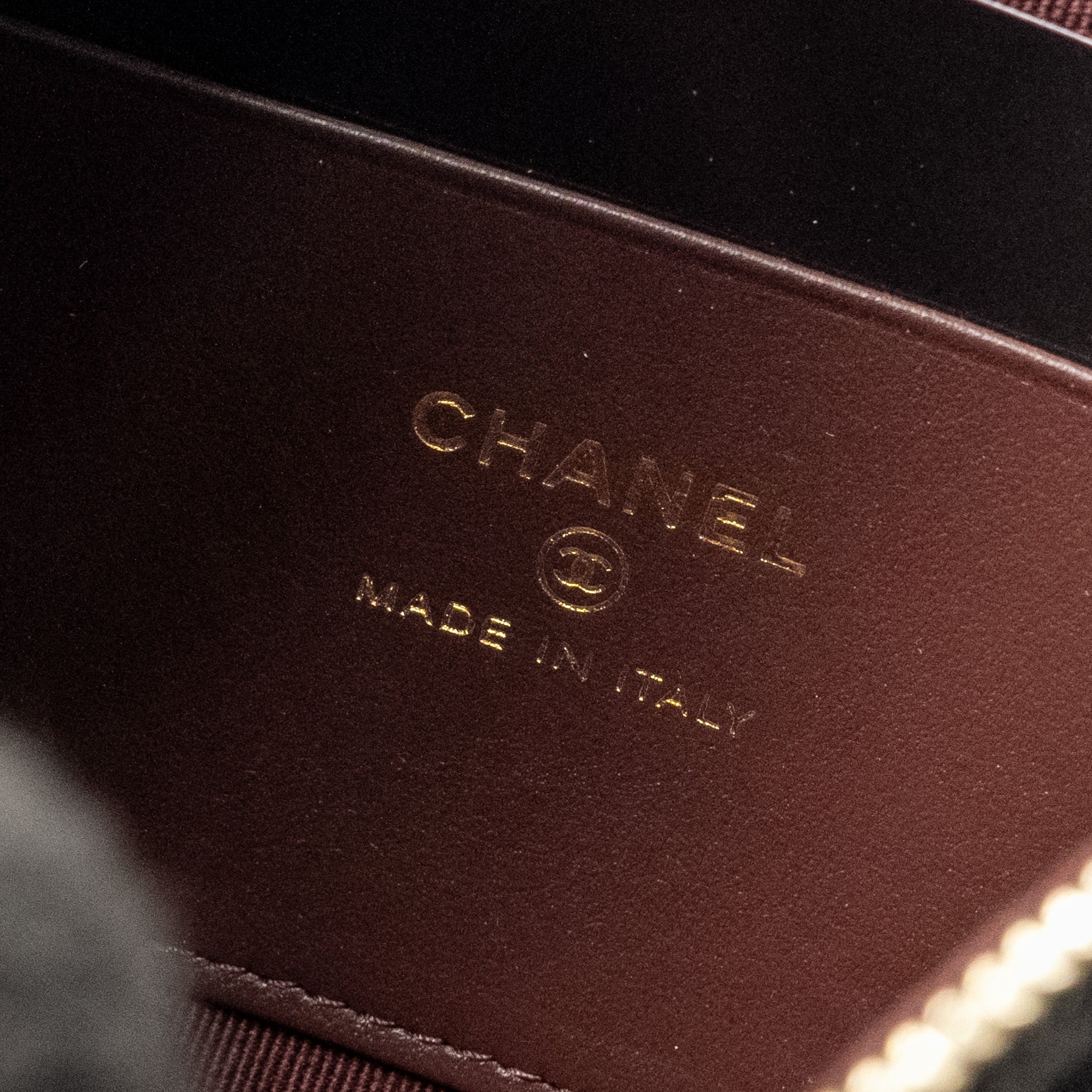 chanel-25c-quilted-hobo-bag-caviar-black-ghwmicrochip