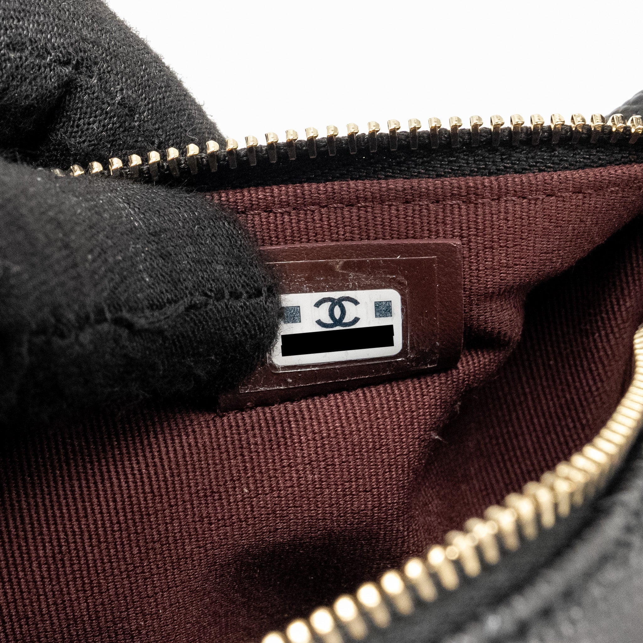 chanel-25c-quilted-hobo-bag-caviar-black-ghwmicrochip