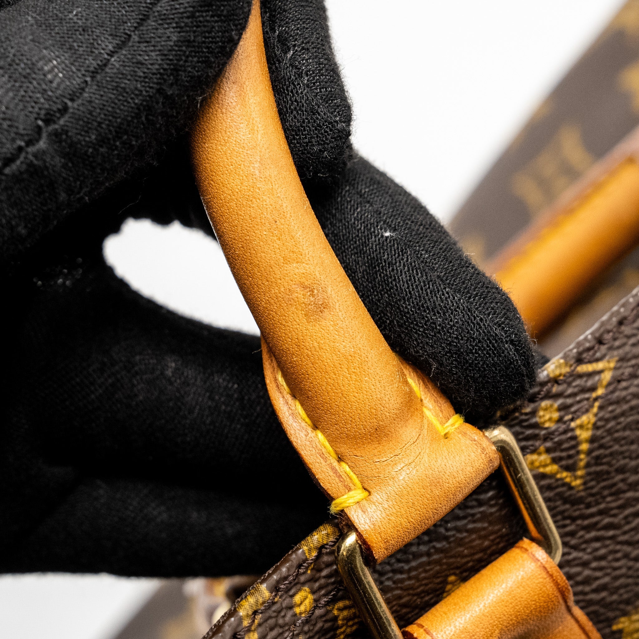 louis-vuitton-speedy-35-monogram-canvas-ghw-1