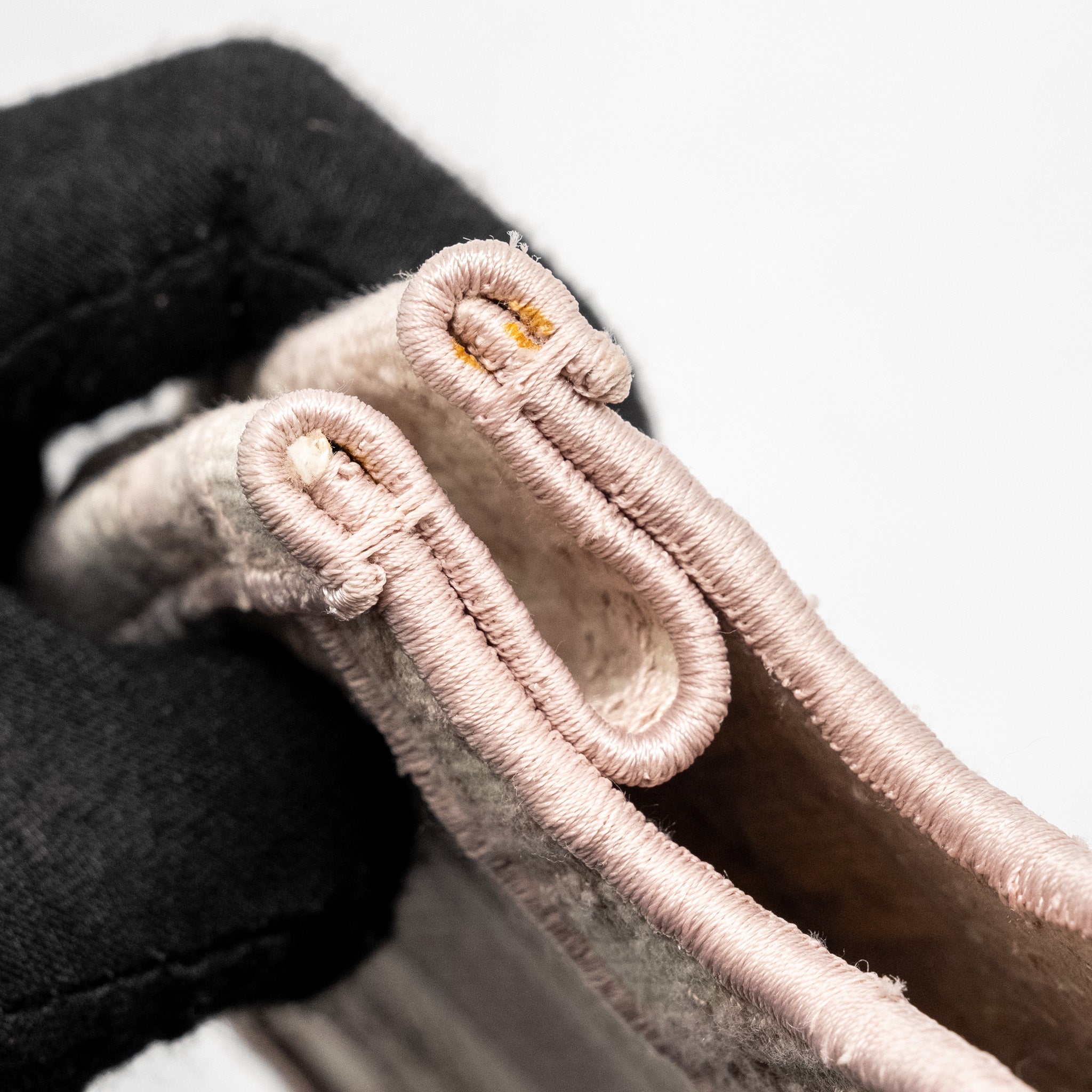 dior-mini-book-tote-oblique-embroidery-pink-copy-1
