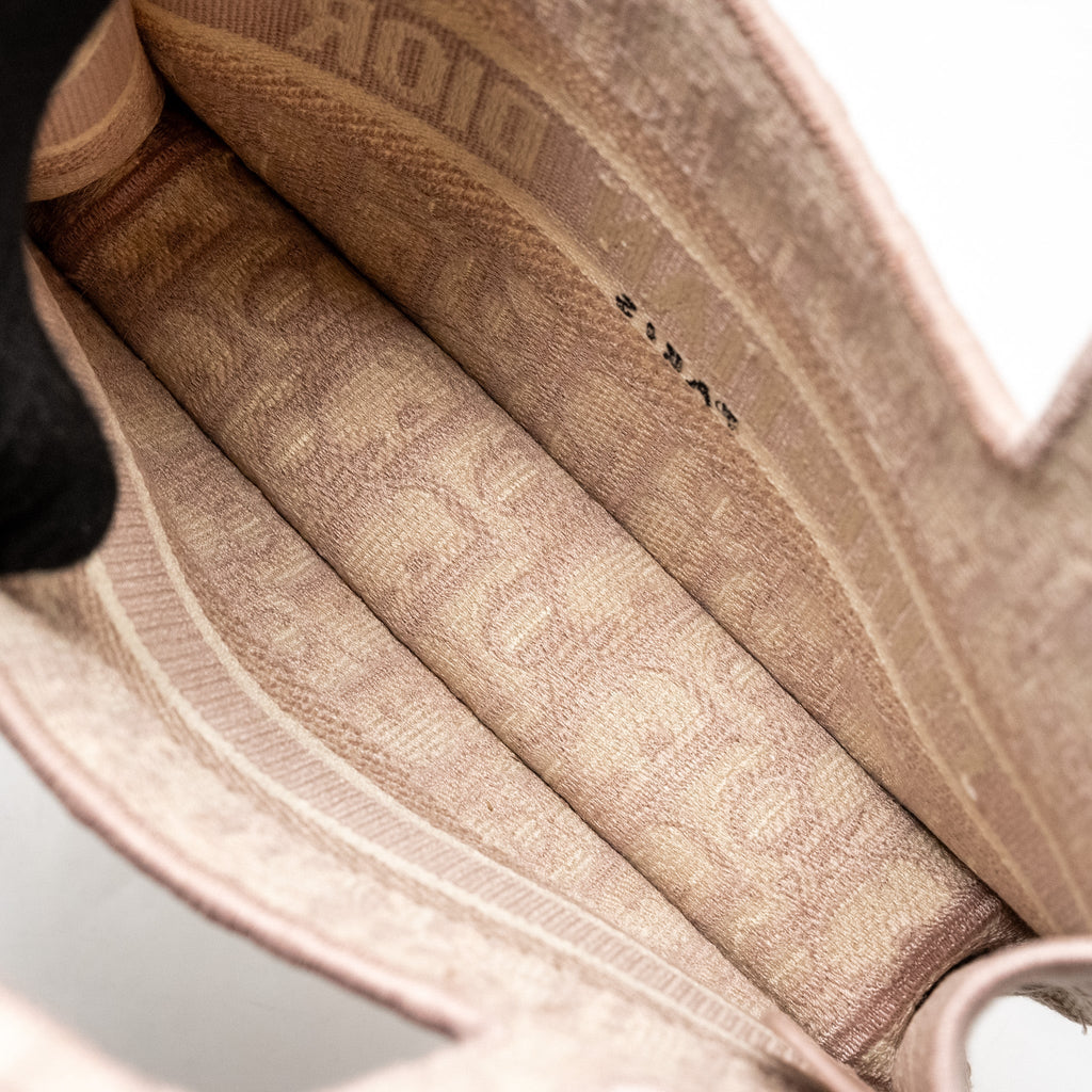 dior-mini-book-tote-oblique-embroidery-pink-copy-1