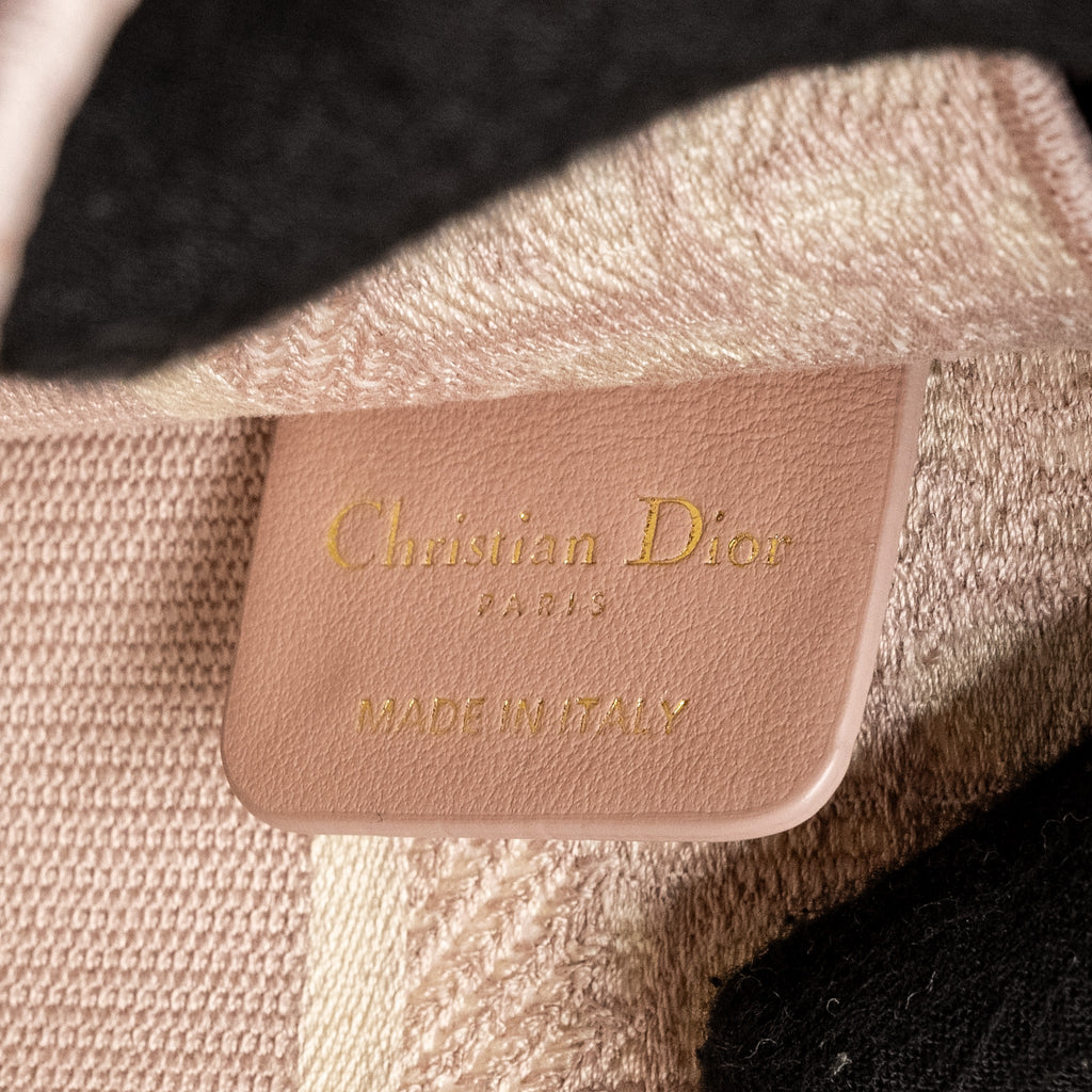 dior-mini-book-tote-oblique-embroidery-pink-copy-1