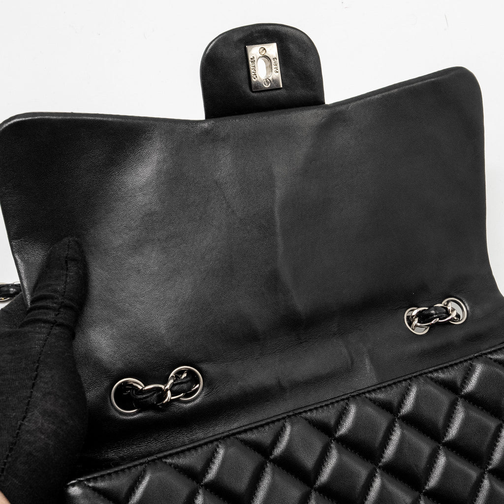 chanel-classic-single-flap-bag-lambskin-black-shw