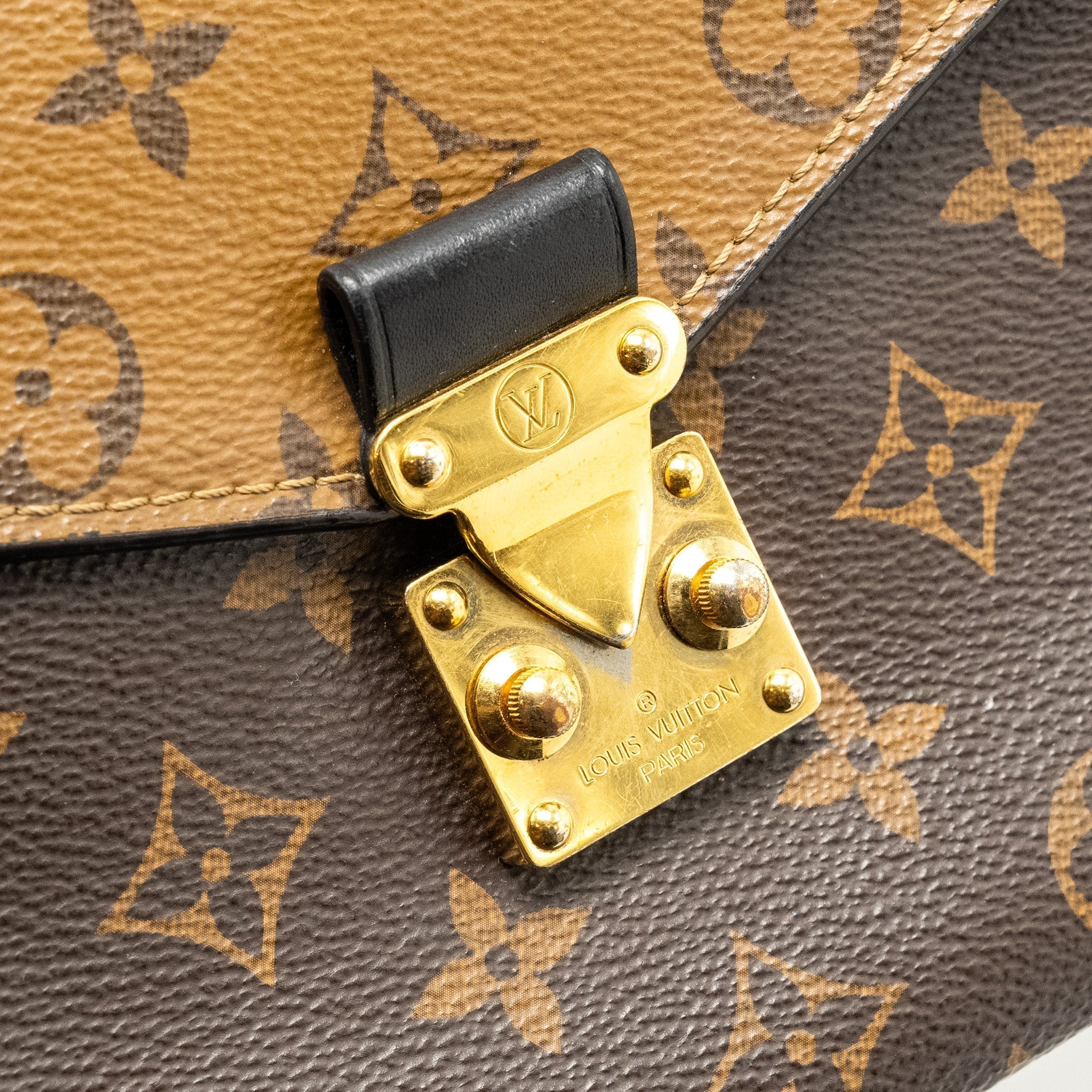 louis-vuitton-pochette-metis-monogram-reverse-canvas-ghw-9