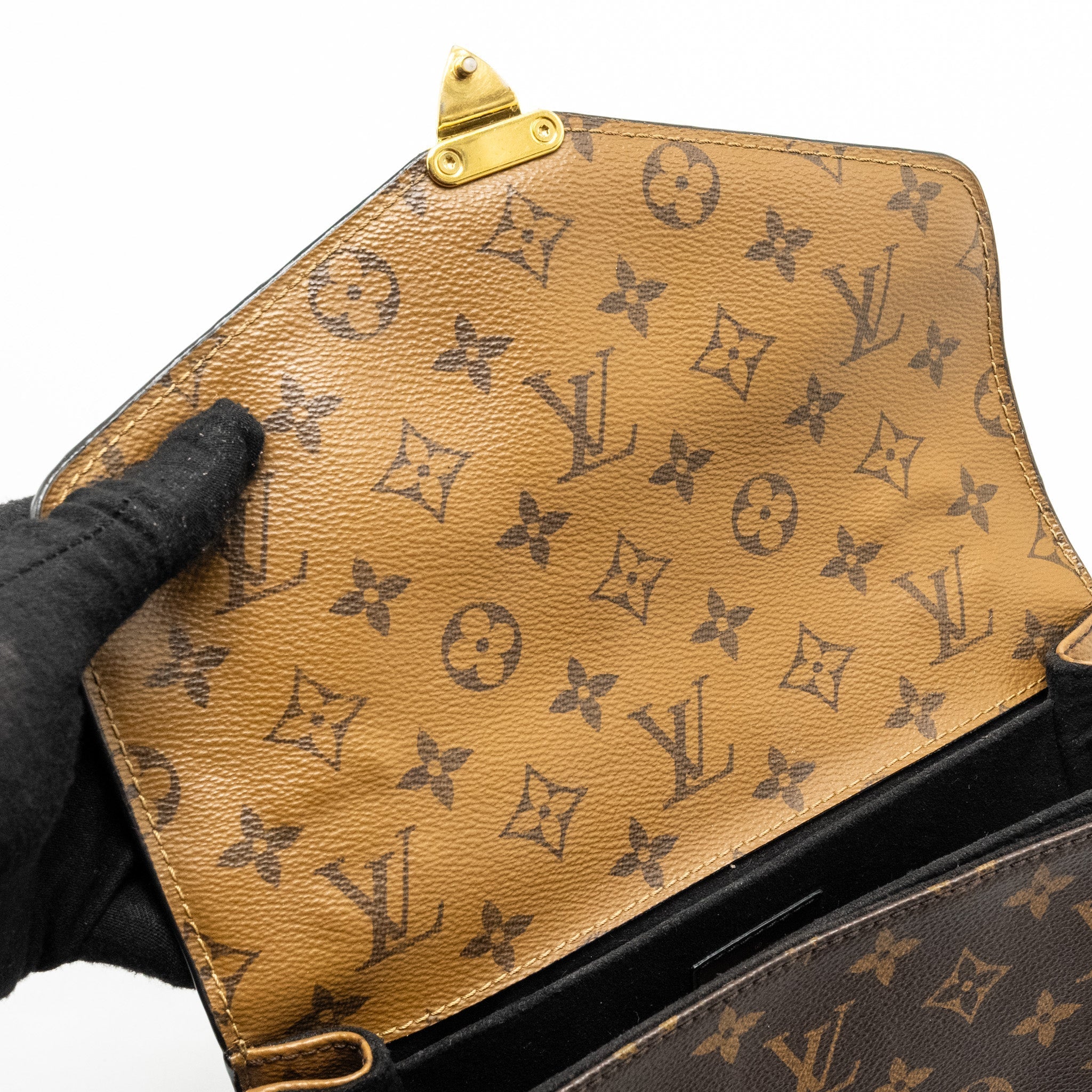 louis-vuitton-pochette-metis-monogram-reverse-canvas-ghw-9