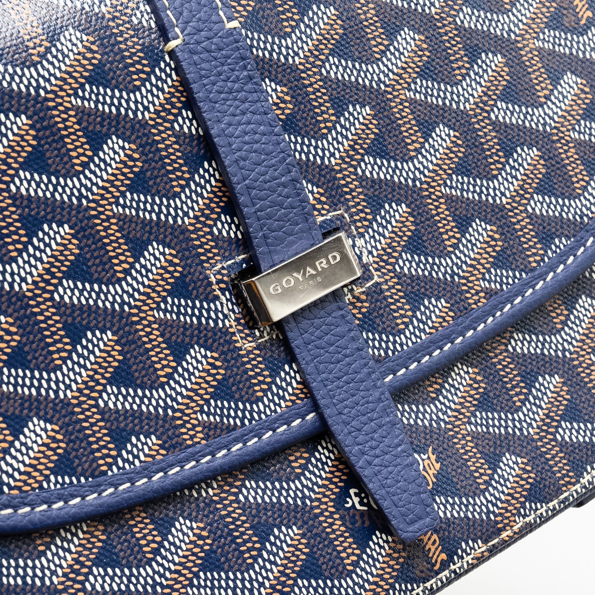 goyard-belvedere-pm-messenger-bag-goyardine-canvas-navy-shw