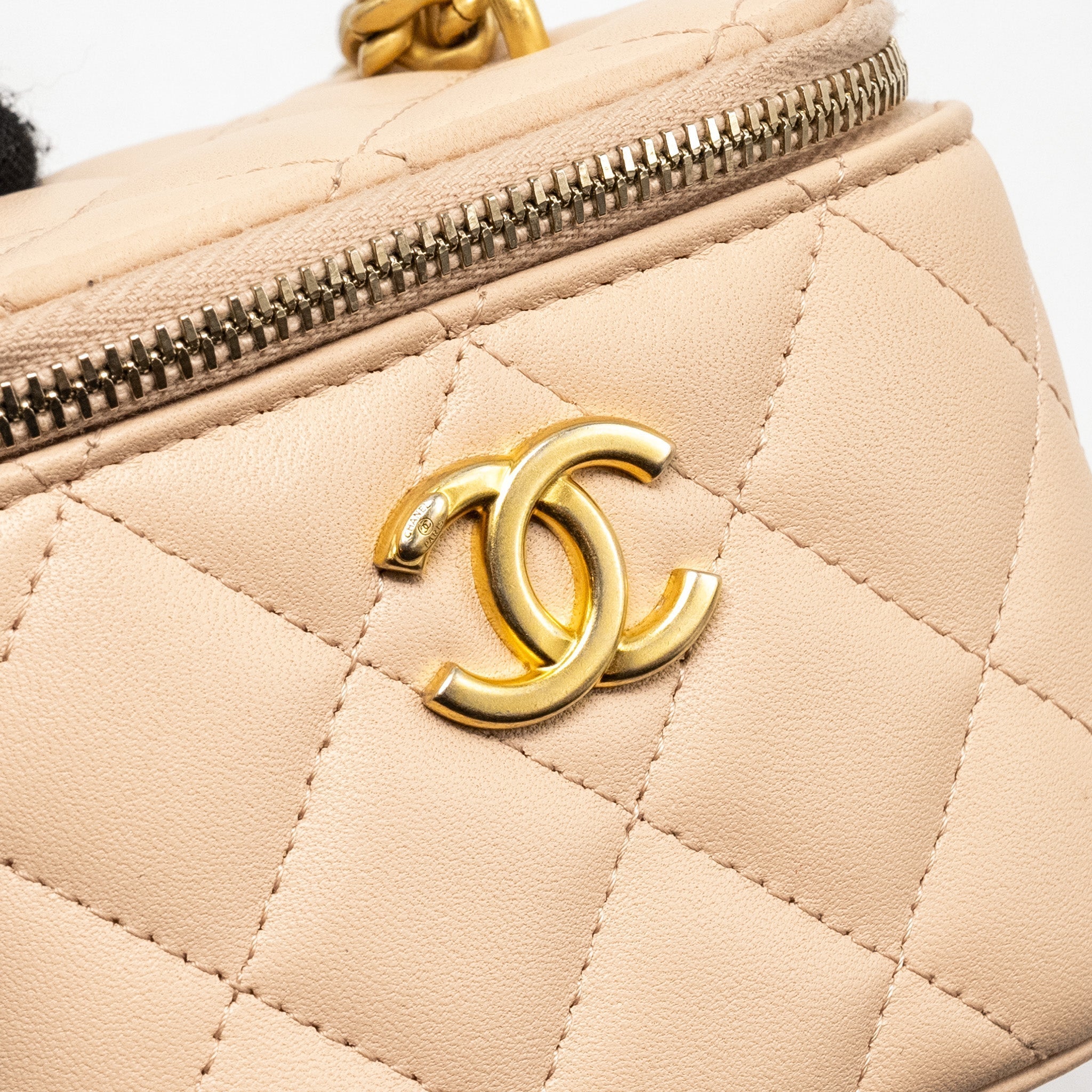 chanel-mini-vanity-case-with-camellia-adjustable-chain-lambskin-beige-ghw-microchip