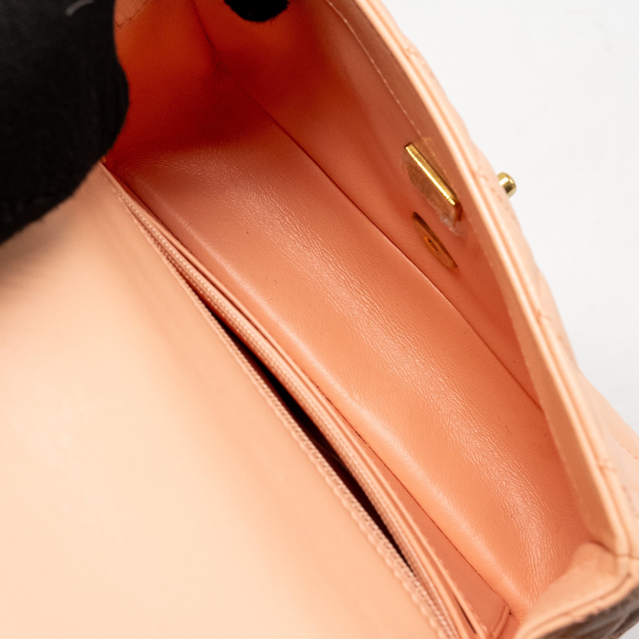 chanel-pearl-crush-mini-rectangular-flap-bag-pink-ghw-microchip
