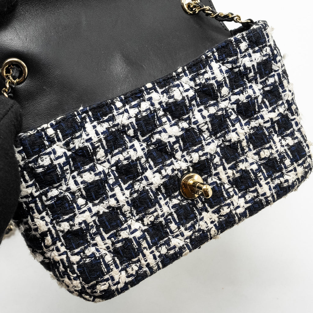 chanel-mini-flap-bag-with-detailed-chain-tweed-black-white-lghw-microchip