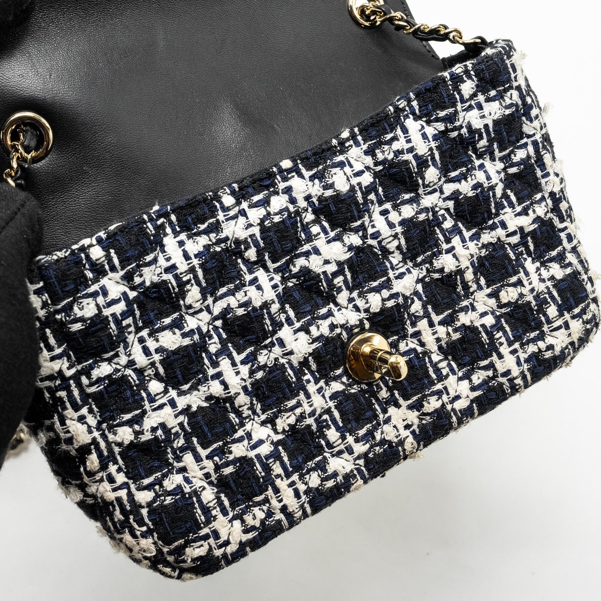 chanel-mini-flap-bag-with-detailed-chain-tweed-black-white-lghw-microchip