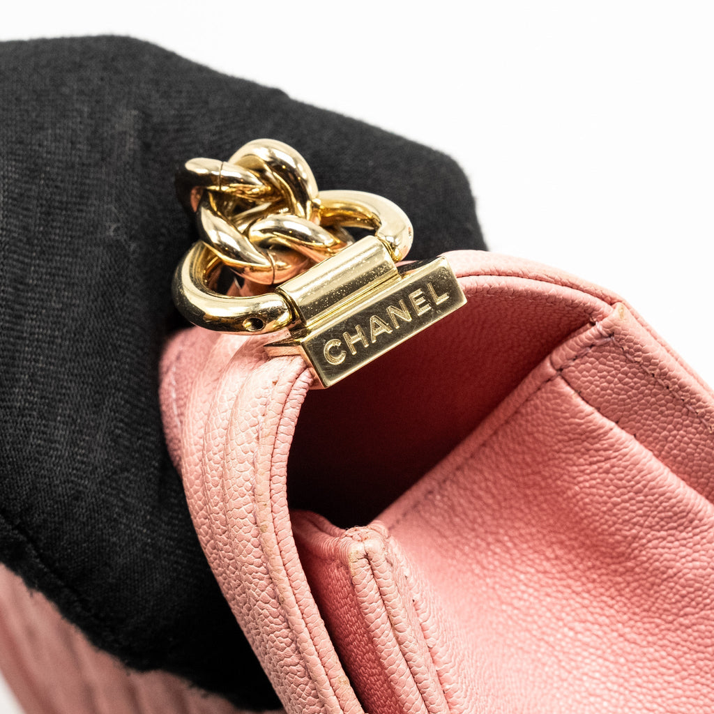 chanel-medium-boy-bag-caviar-pink-lghw-1
