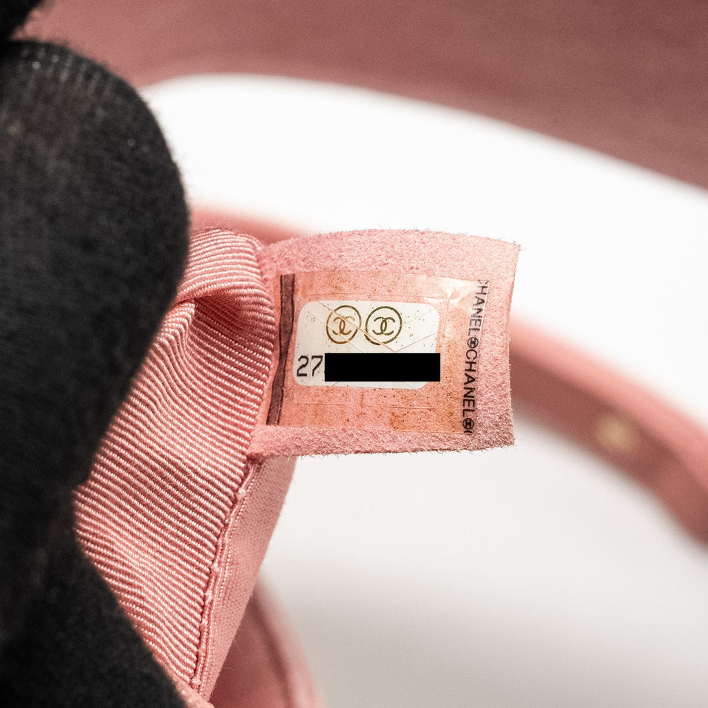 chanel-medium-boy-bag-caviar-pink-lghw-1