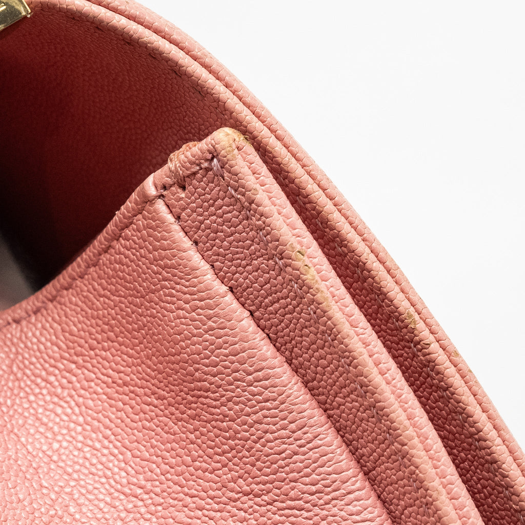 chanel-medium-boy-bag-caviar-pink-lghw-1