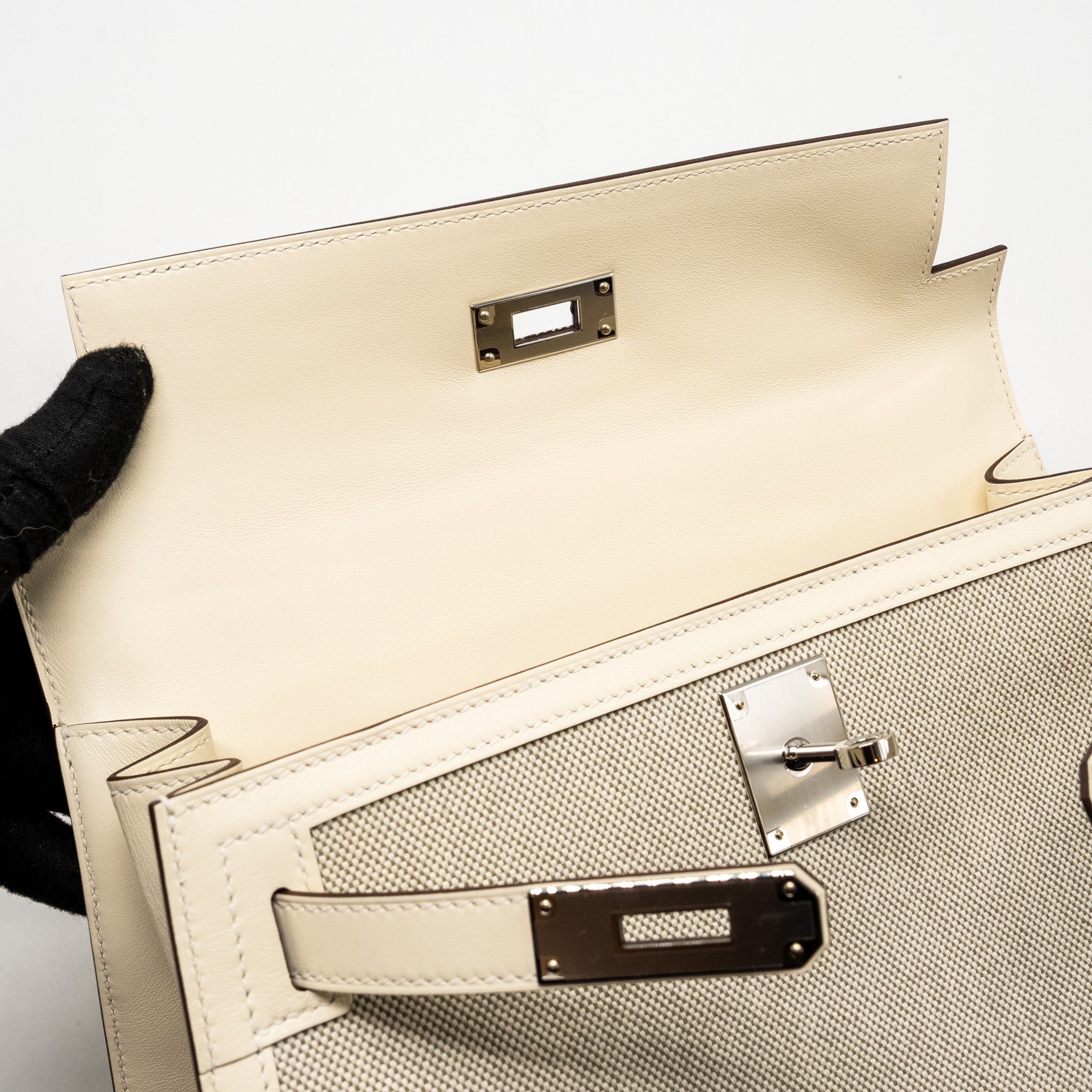 hermes-kelly-28-sellier-toile-h-swift-ecru-amande-nata-shw-stamp-z-copy