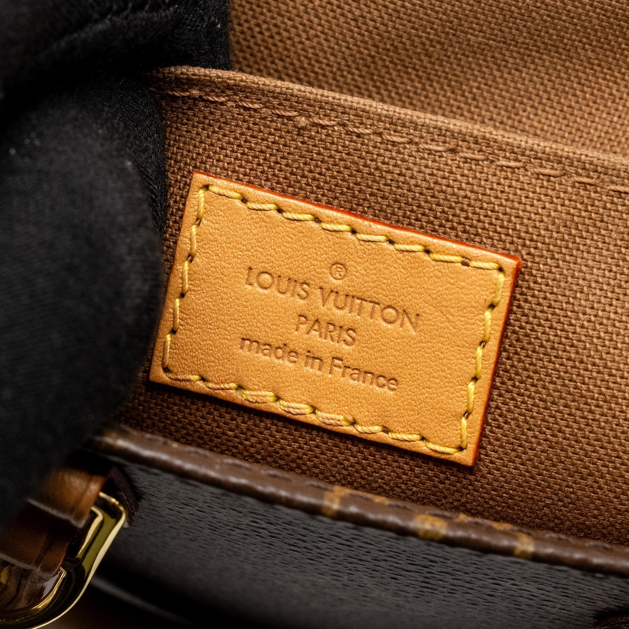 louis-vuitton-petit-sac-plat-monogram-canvas-ghw-15