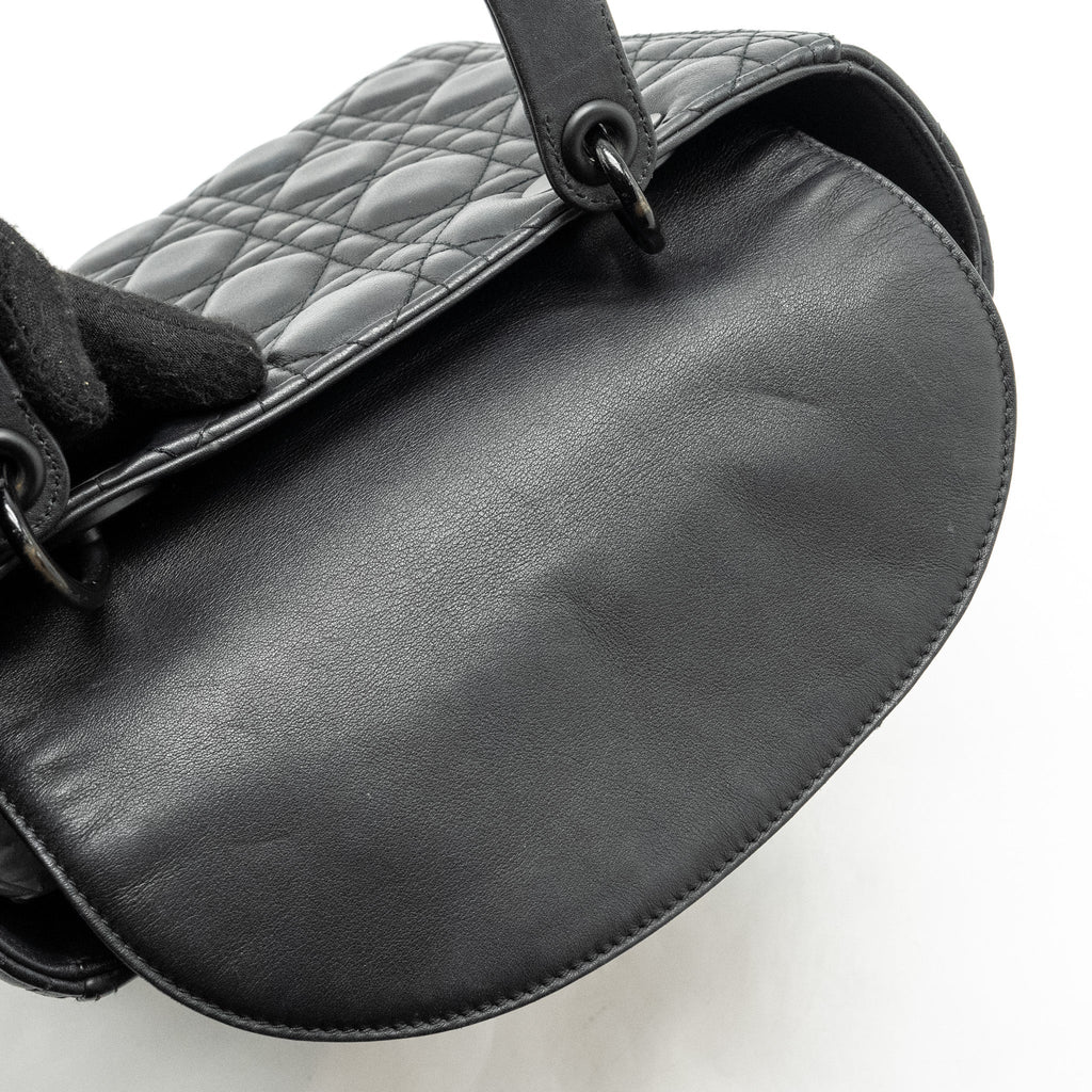 dior-medium-lady-dior-ultramatte-cannage-calfskin-so-black