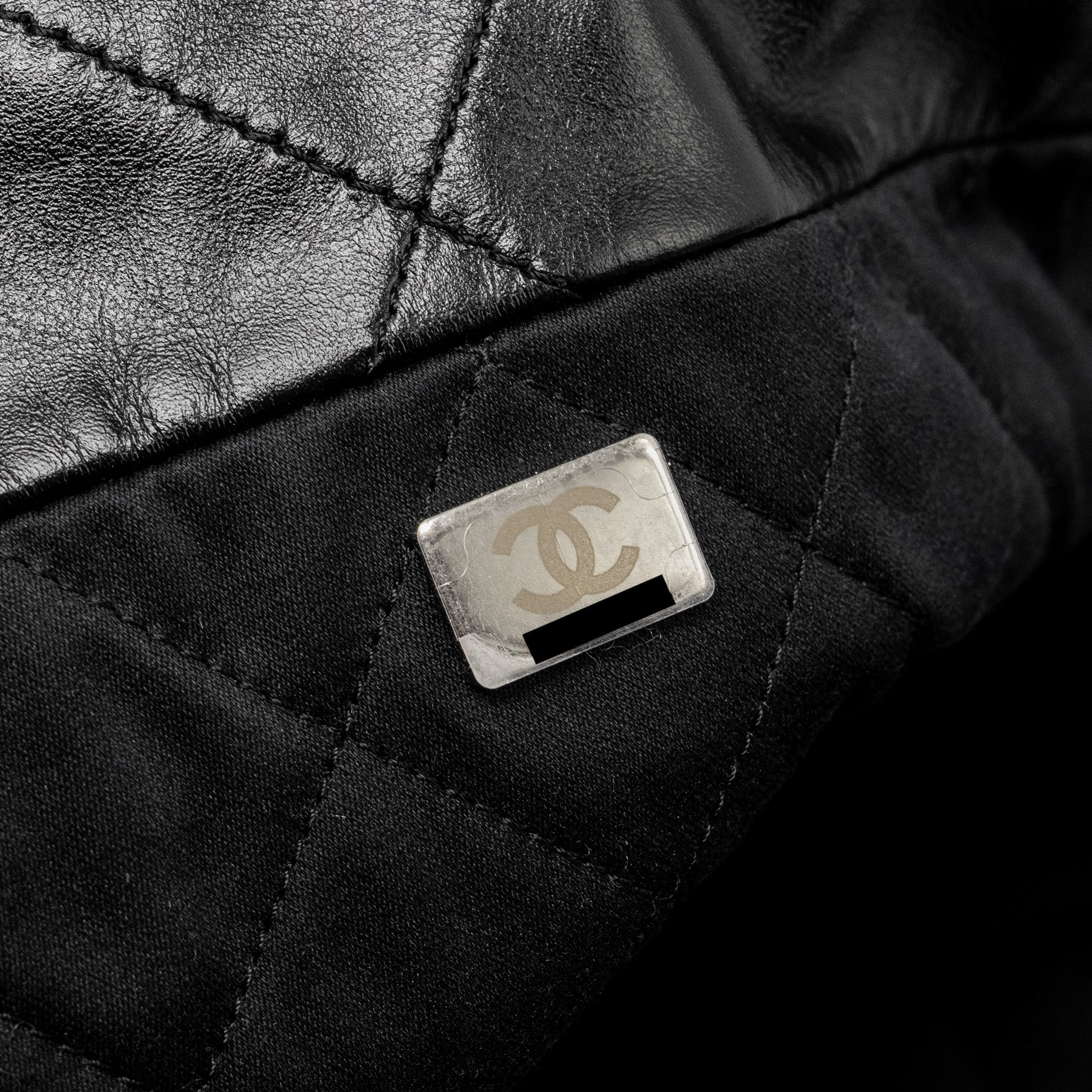 chanel-medium-22-shiny-calfskin-black-shw-microchip-1