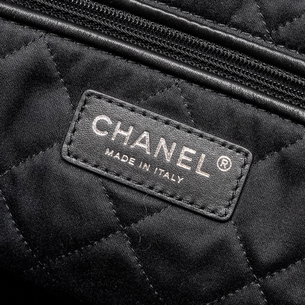 chanel-medium-22-shiny-calfskin-black-shw-microchip-1