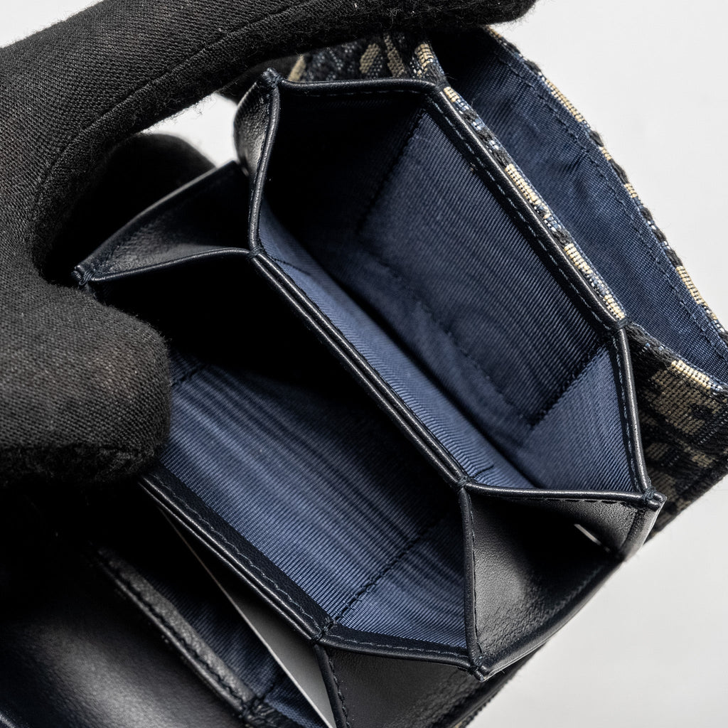 dior-saddle-lotus-wallet-blue-oblique-jacquard-ghw