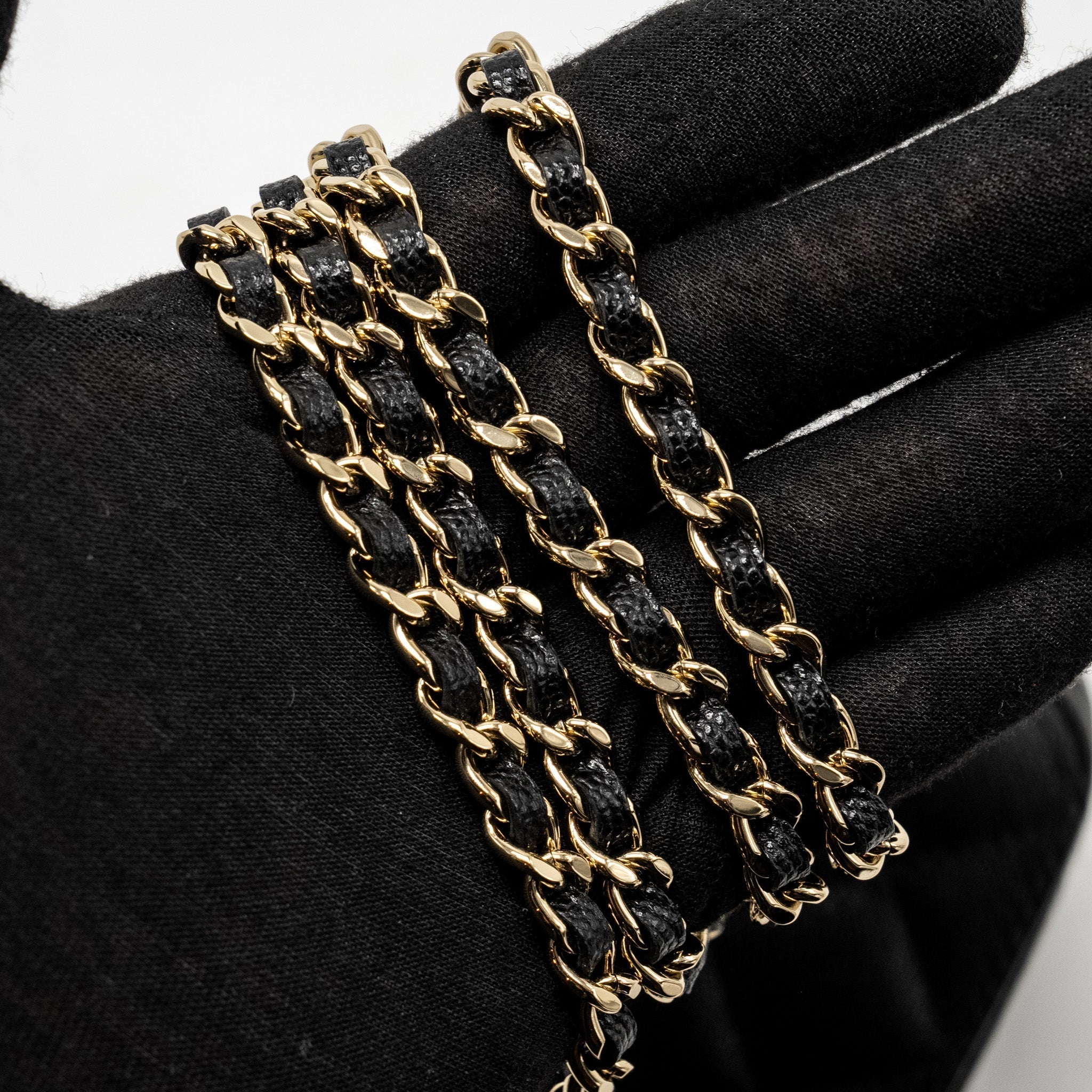 chanel-long-vanity-with-chain-caviar-black-lghw-2