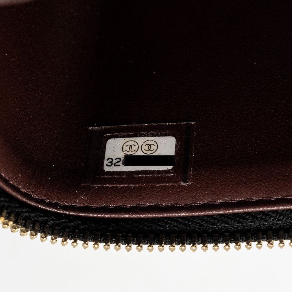 chanel-long-vanity-with-chain-caviar-black-lghw-2
