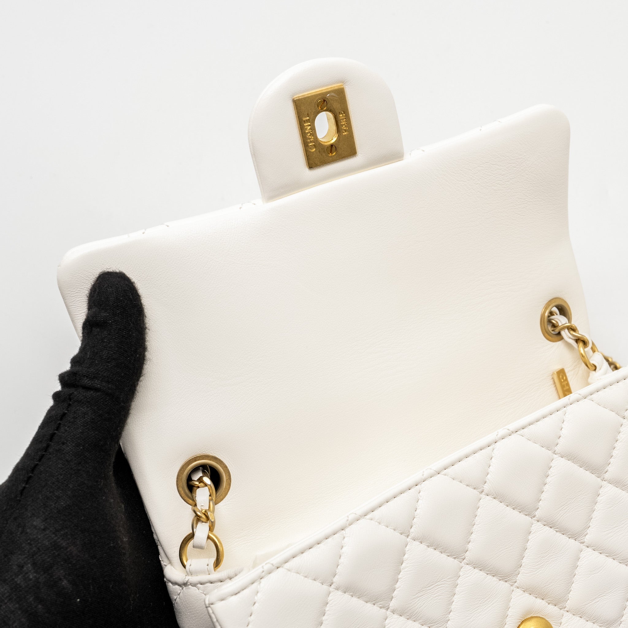 chanel-pearl-crush-mini-rectangular-flap-bag-lambskin-white-ghw-microchip-1