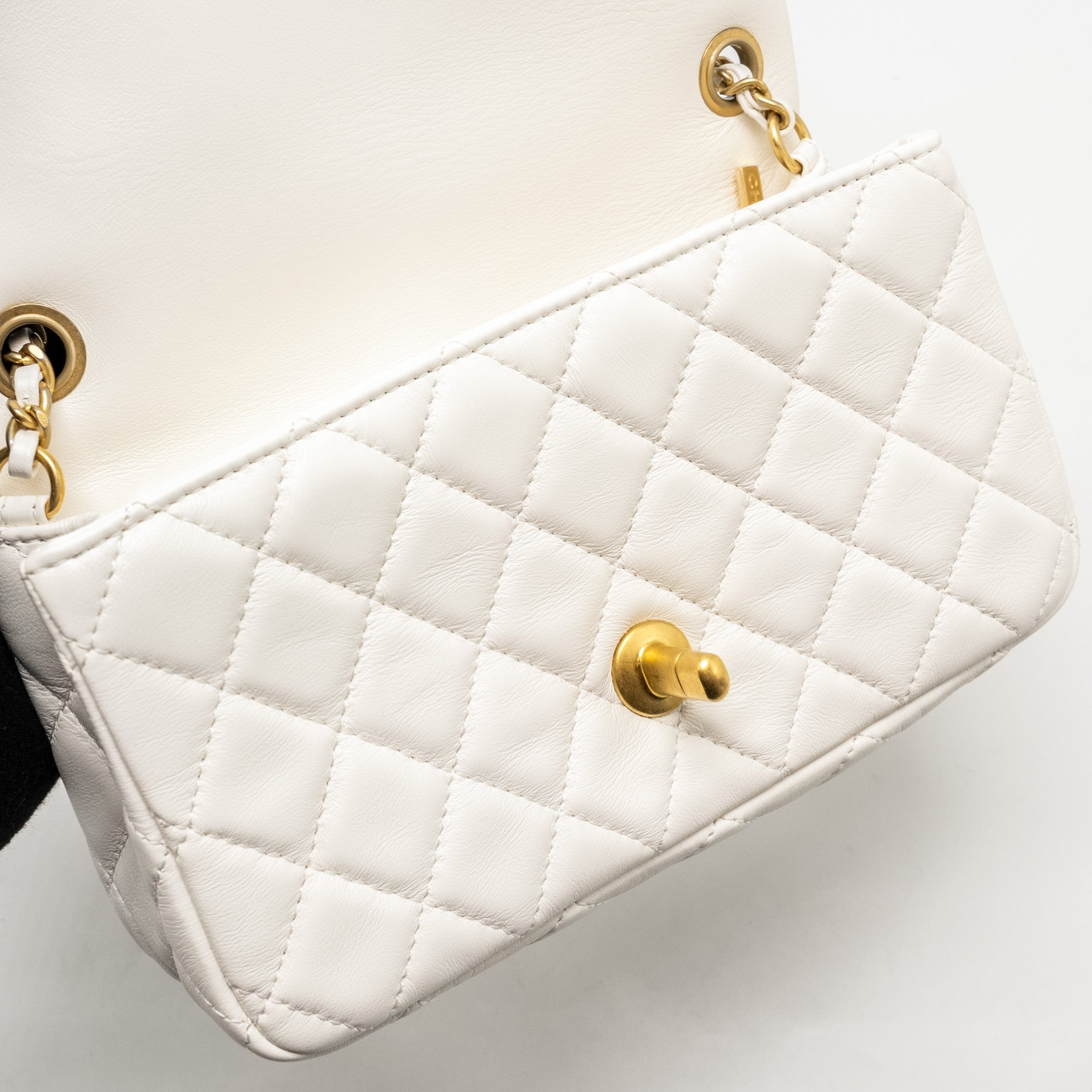 chanel-pearl-crush-mini-rectangular-flap-bag-lambskin-white-ghw-microchip-1