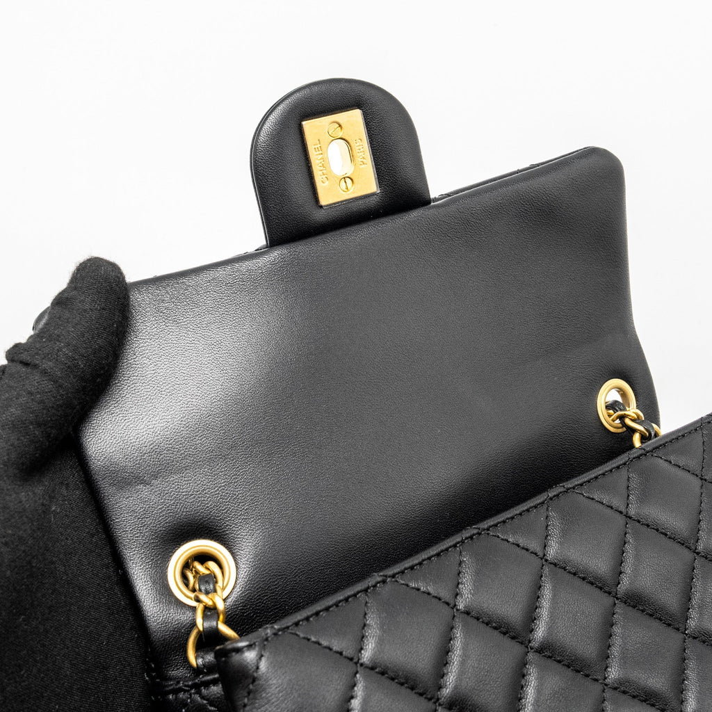 chanel-pearl-crush-mini-rectangular-flap-bag-lambskin-black-ghw-microchip-3