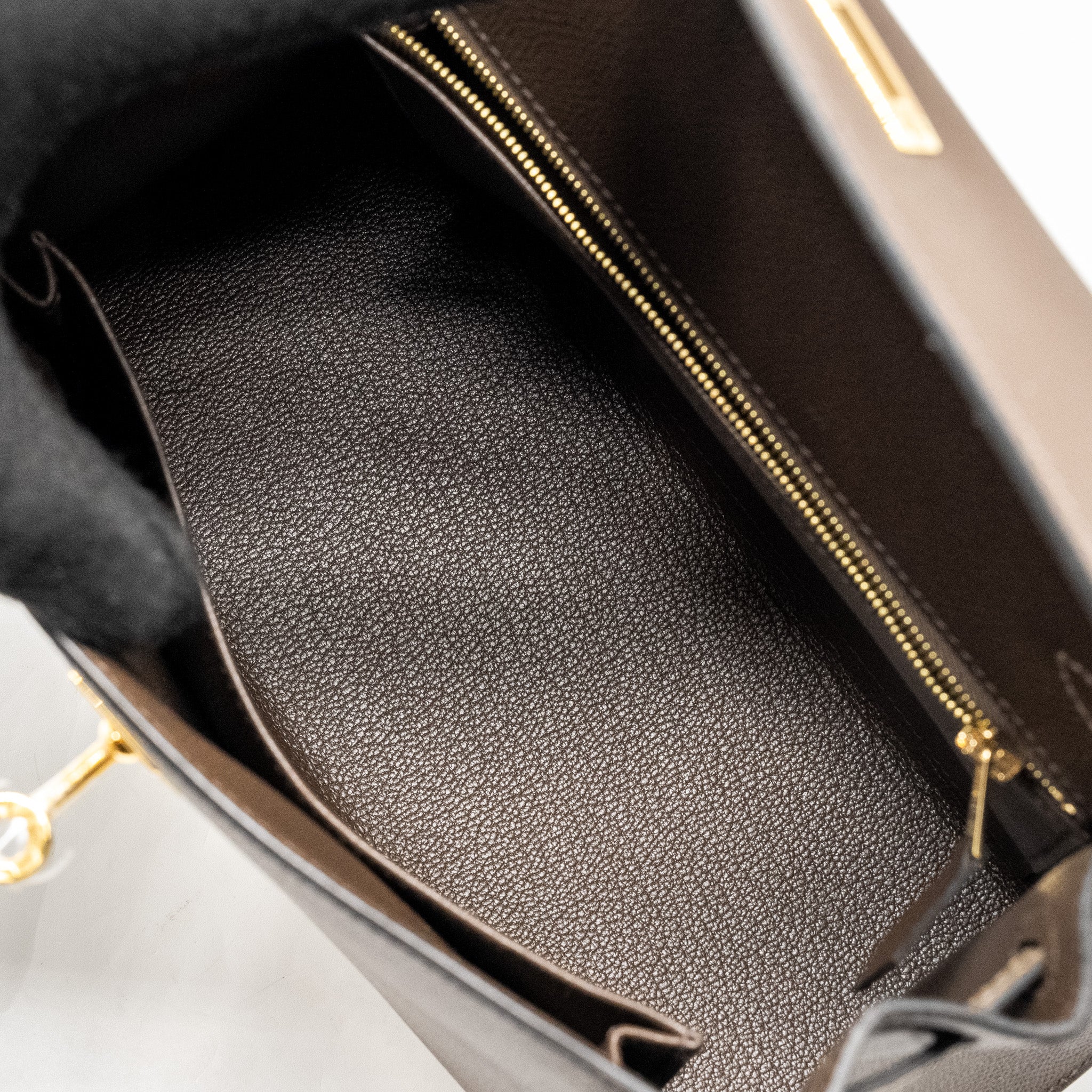 hermes-kelly-25-epsom-ecorce-etoupe-noir-ghw-stamp-b