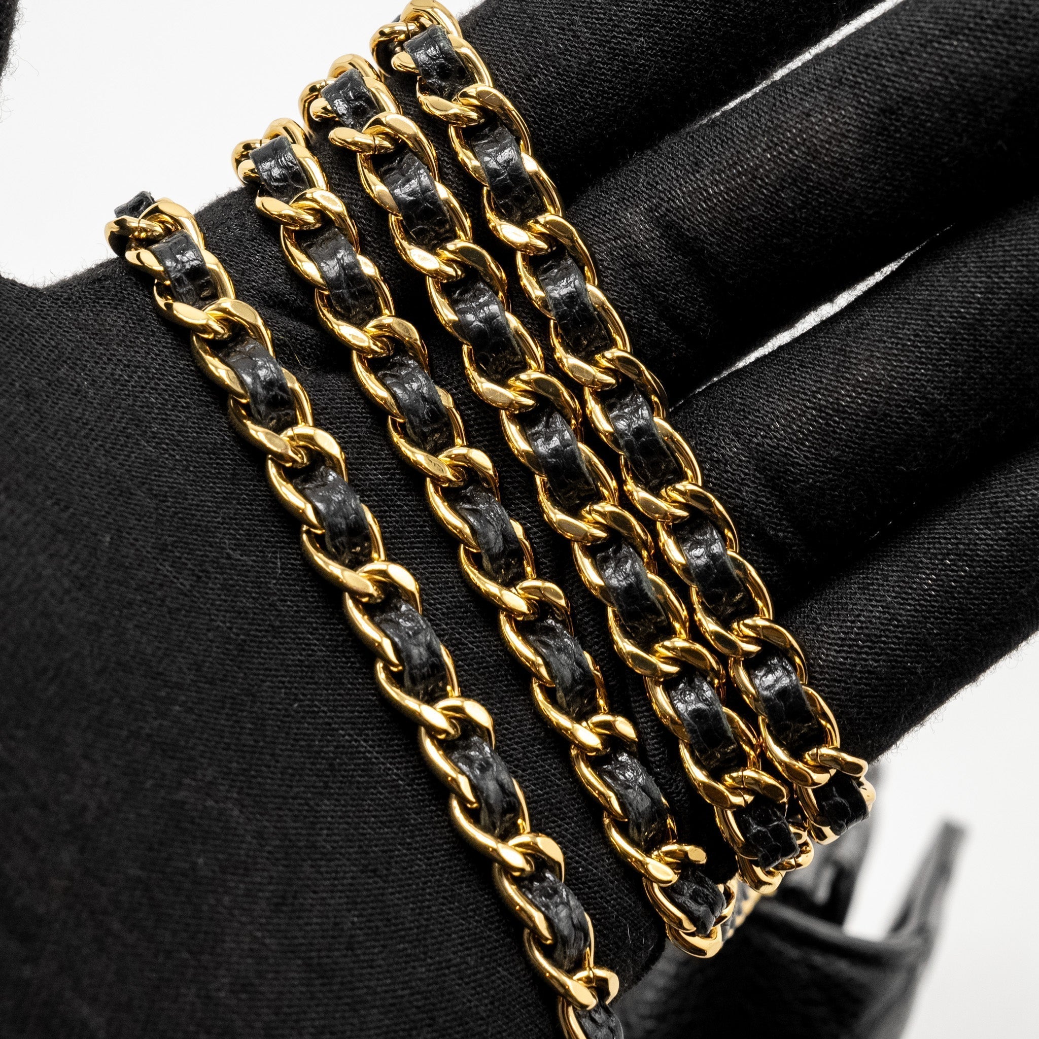 chanel-classic-wallet-on-chain-caviar-black-ghw-18