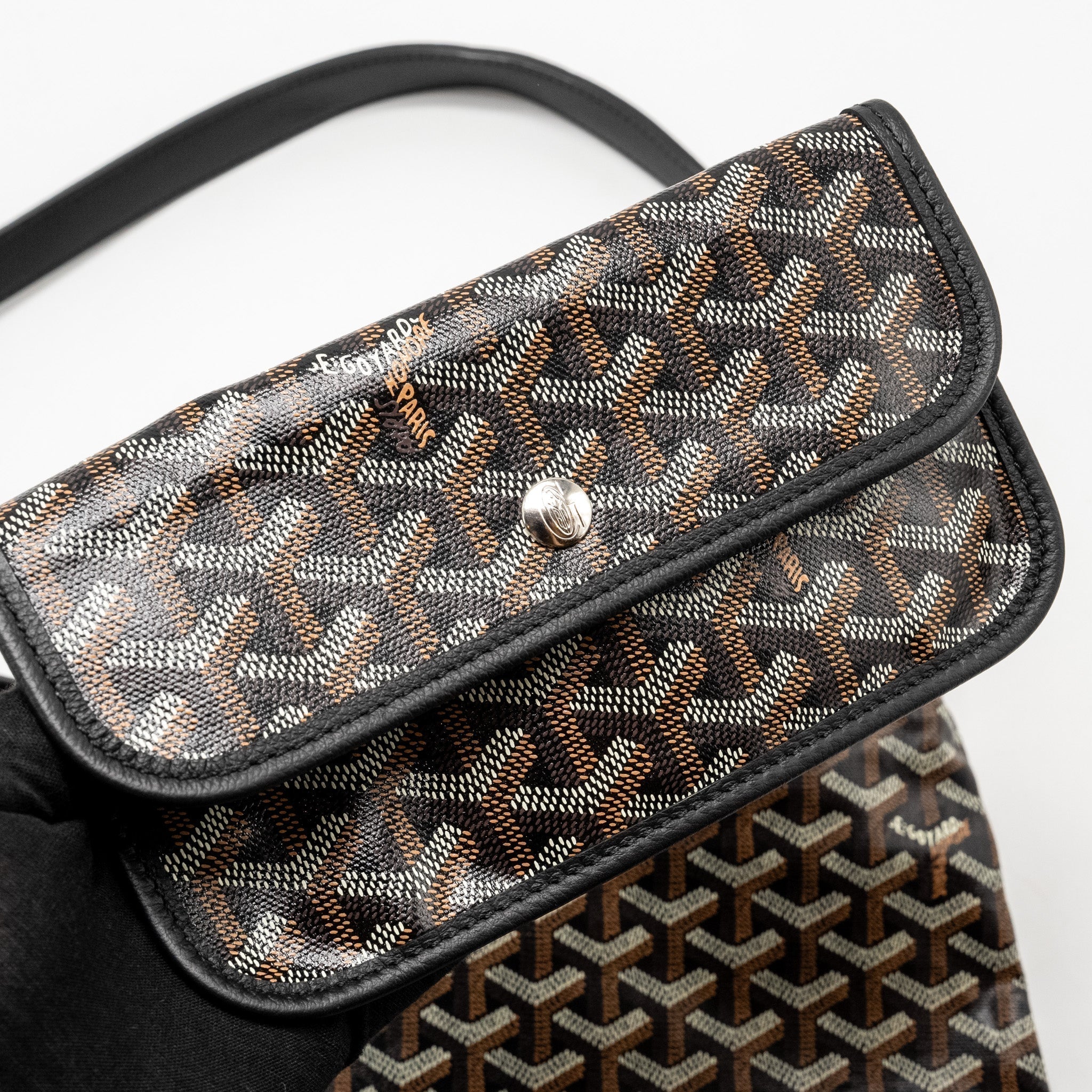 goyard-boheme-hobo-bag-goyardine-canvas-calfskin-black-shw-copy