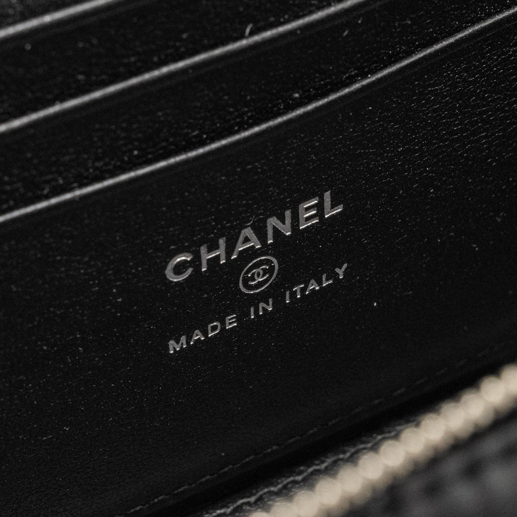 chanel-top-handle-long-vanity-case-lambskin-black-shw-microchip-copy-2