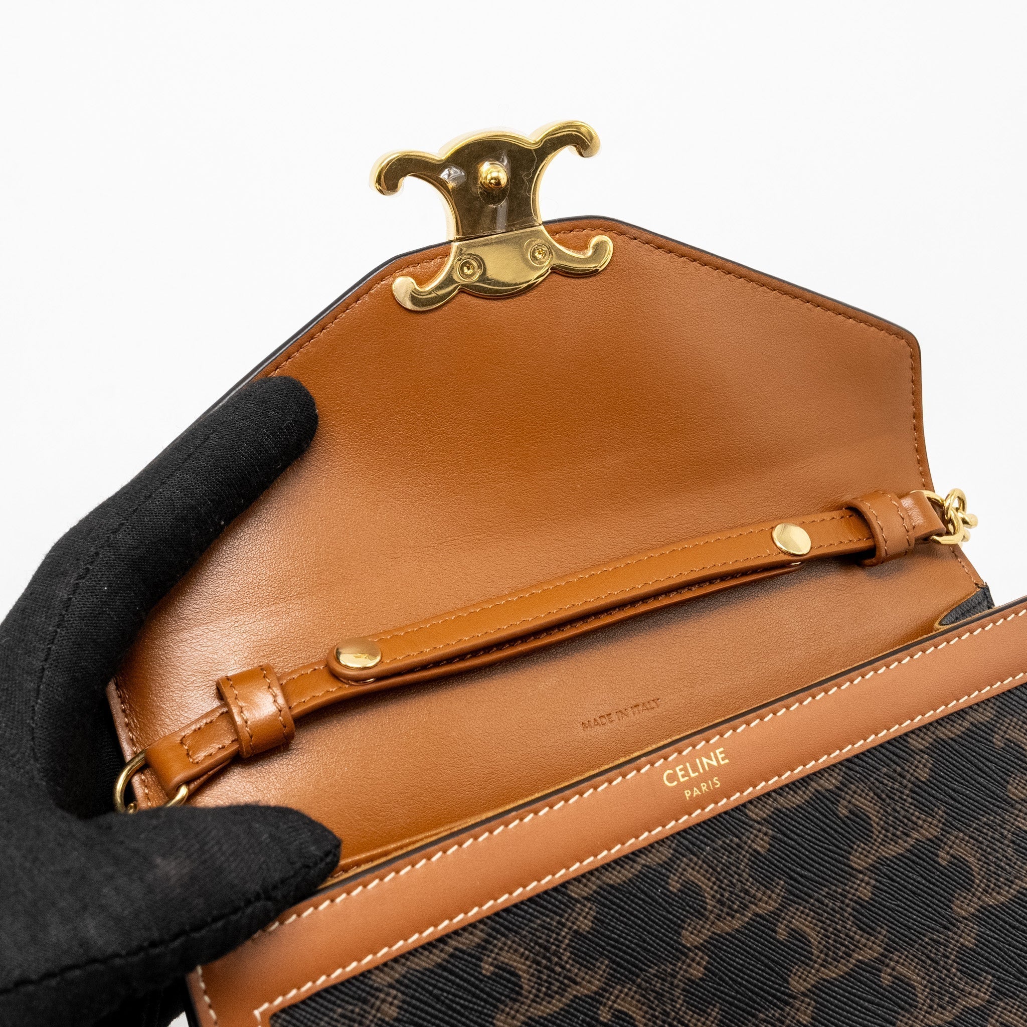 celine-wallet-on-chain-margo-triomphe-canvas-calfskin-tan-ghw