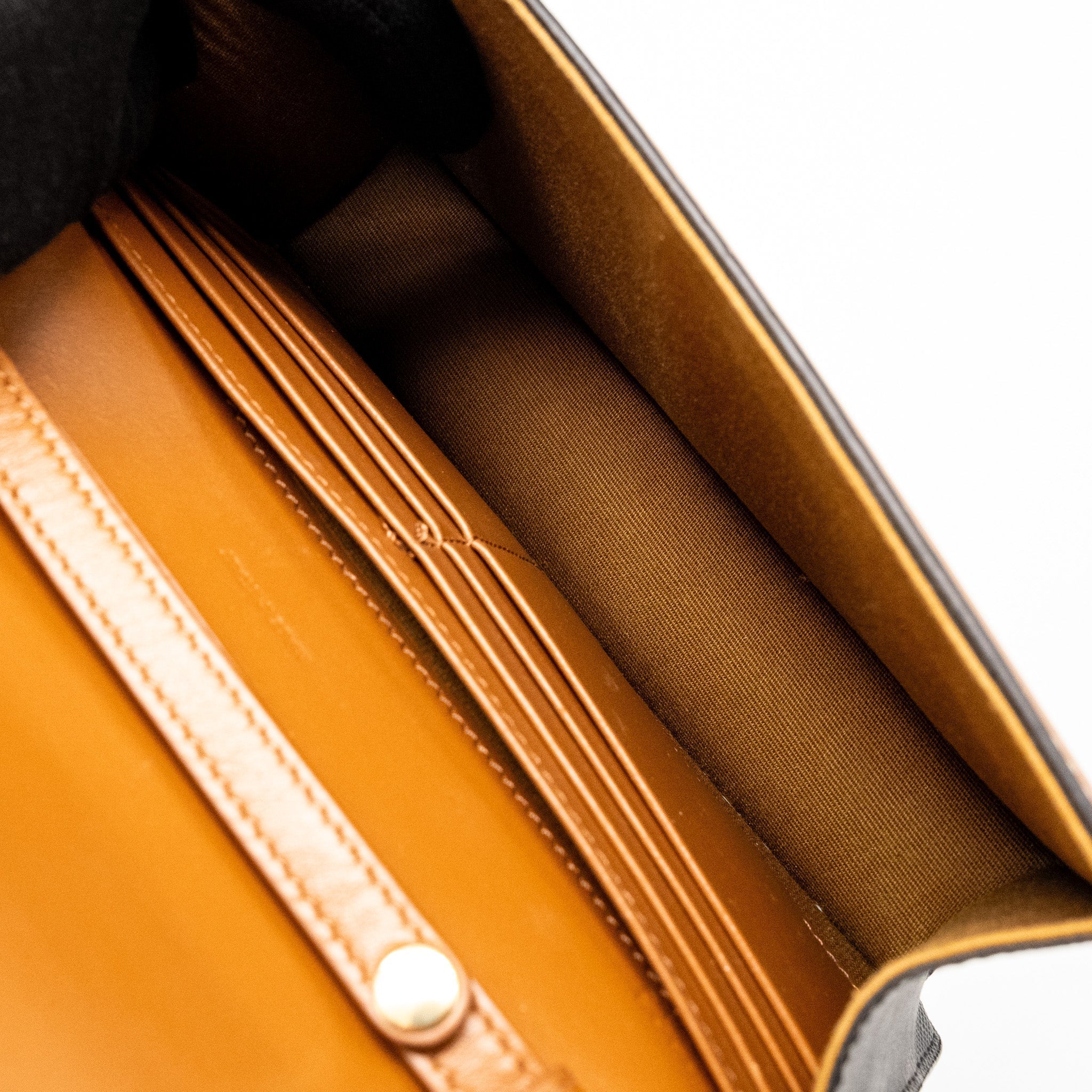 celine-wallet-on-chain-margo-triomphe-canvas-calfskin-tan-ghw
