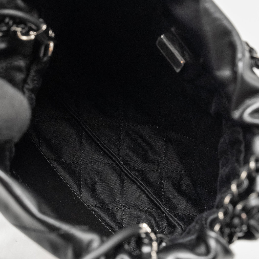 chanel-mini-22-so-black