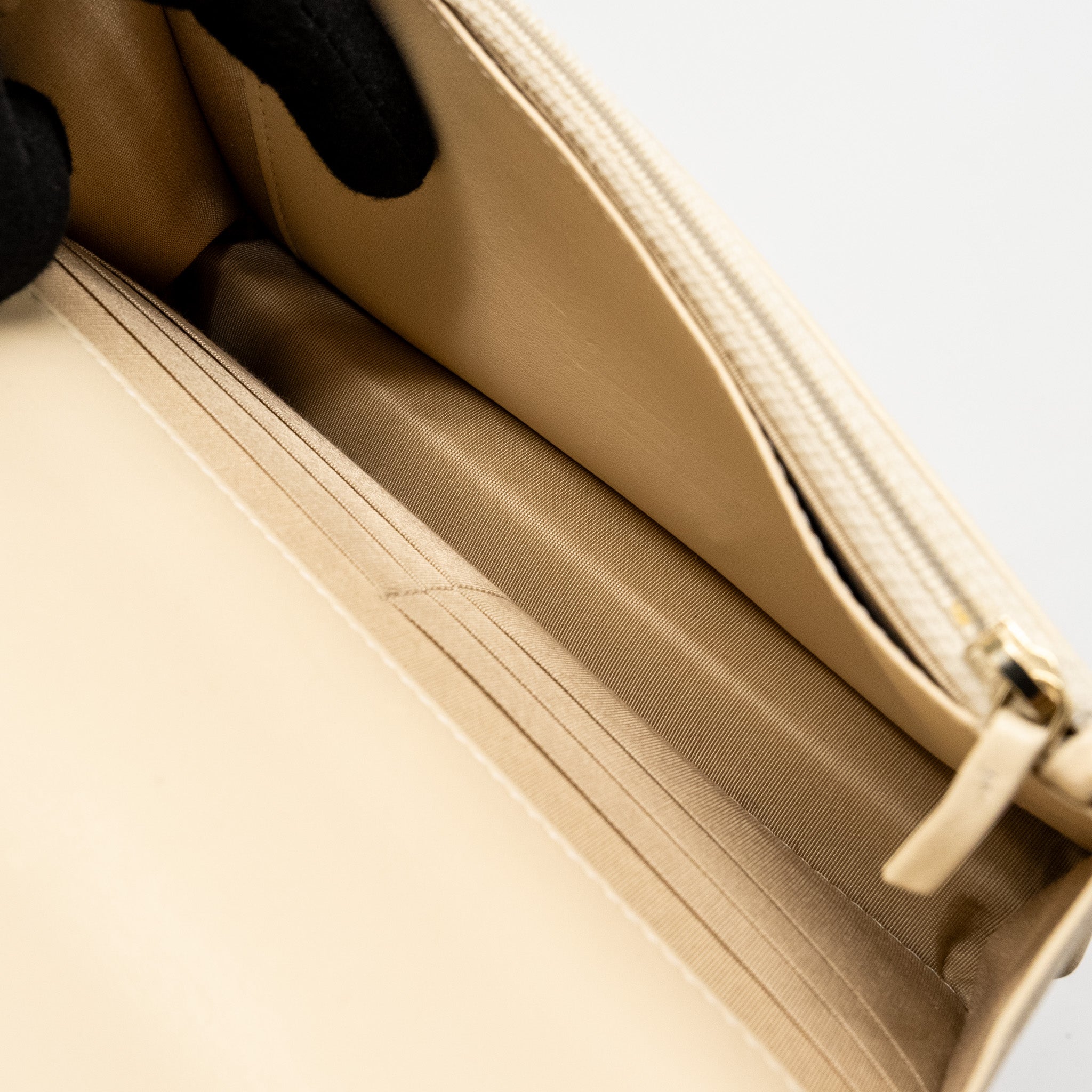 chanel-19-wallet-on-chain-lambskin-light-beige-multicolour-hardware