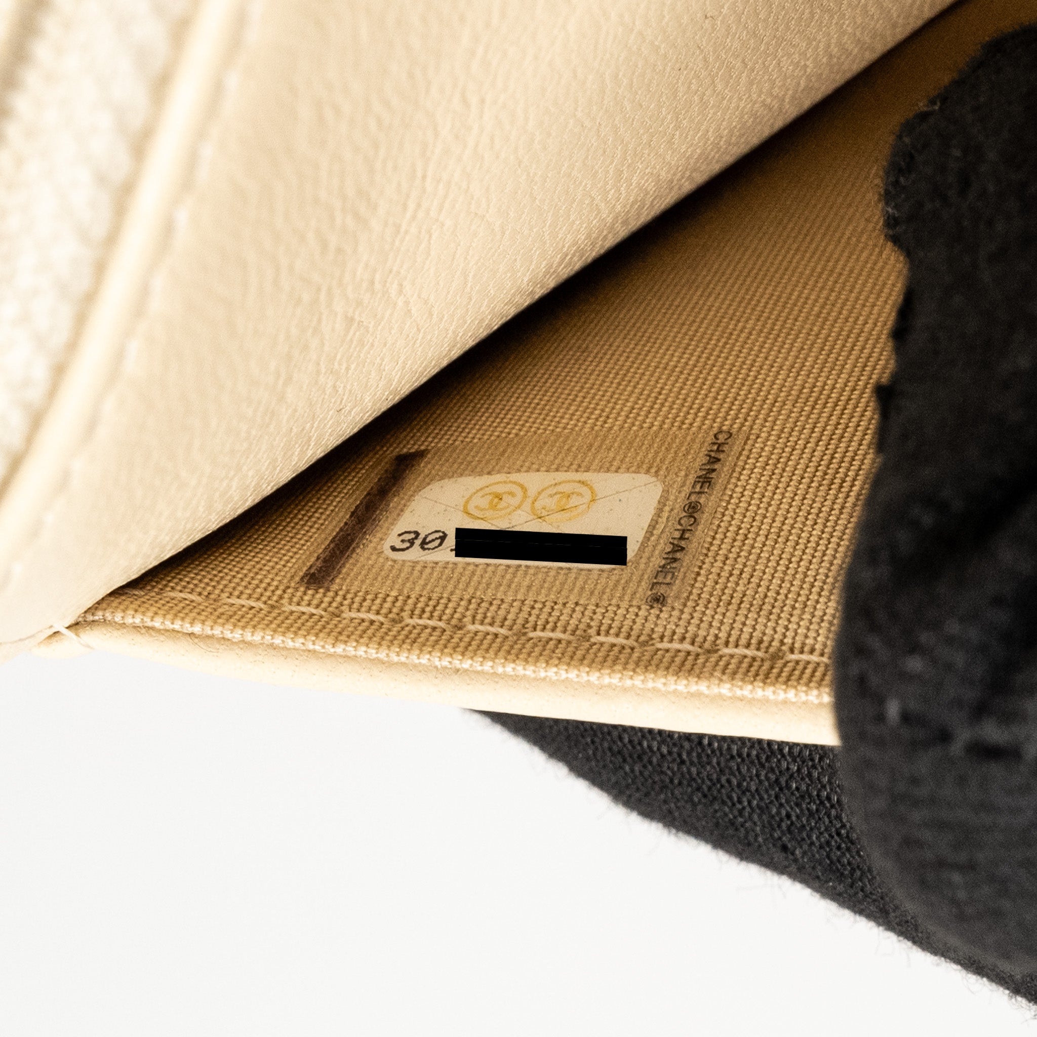 chanel-19-wallet-on-chain-lambskin-light-beige-multicolour-hardware
