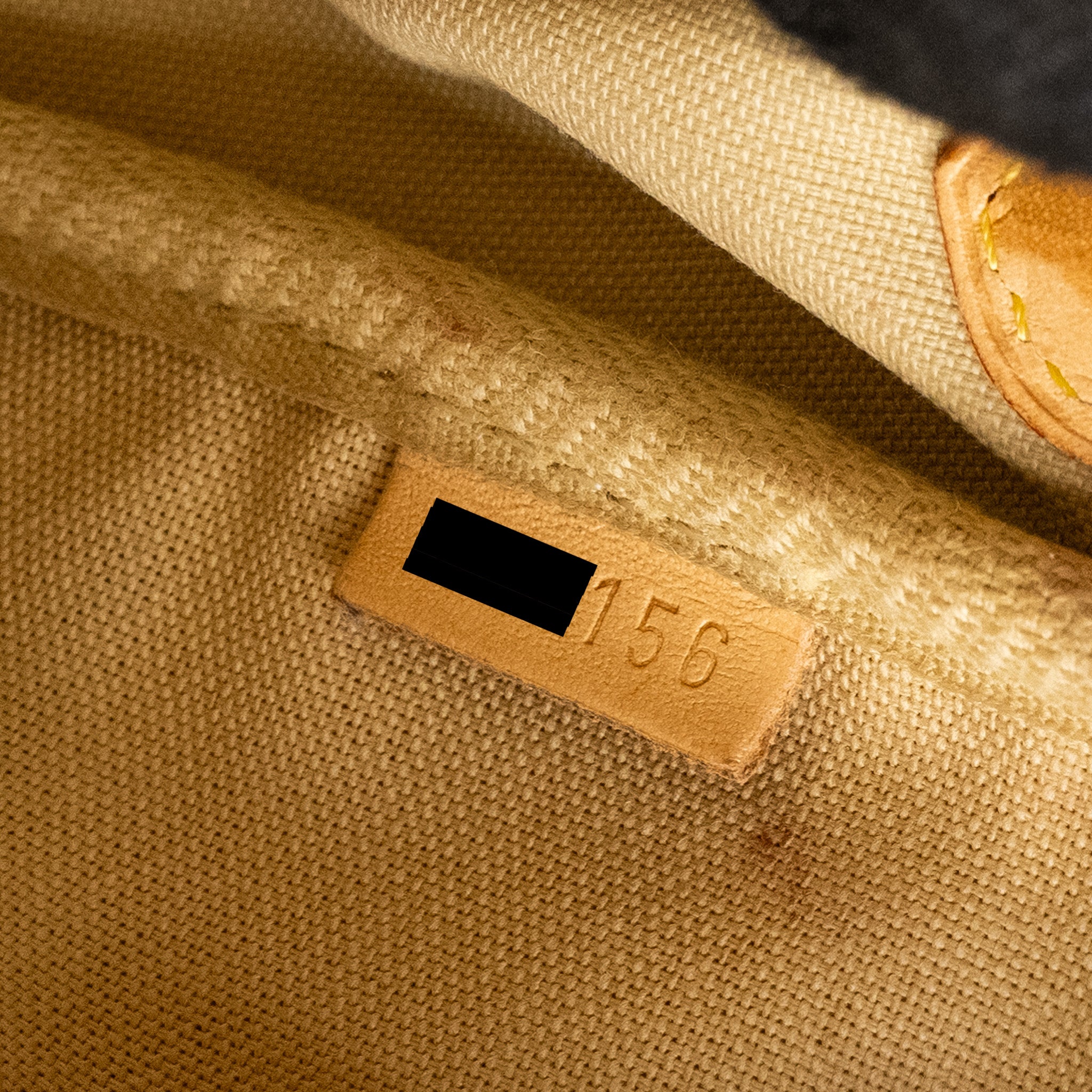 louis-vuitton-favorite-pm-damier-azur-canvas-ghw