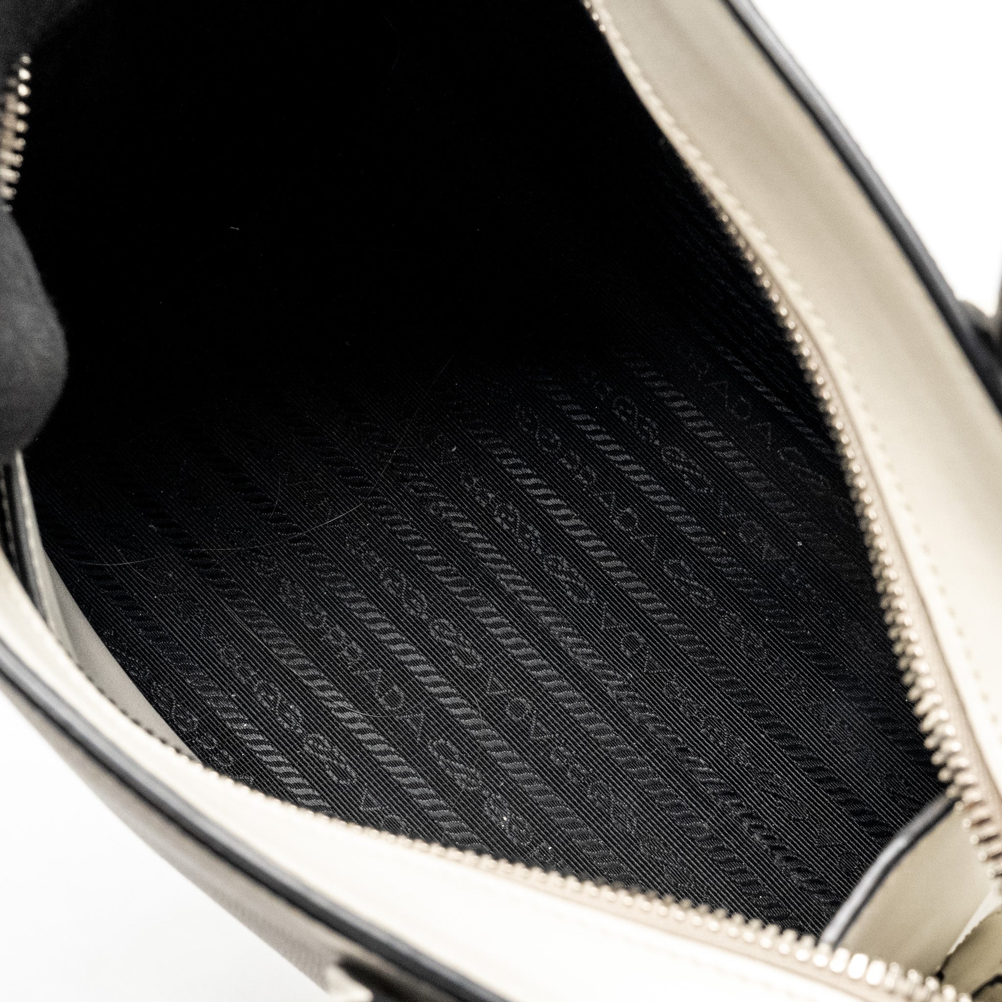 prada-saffiano-monochrome-bag-leather-white-shw