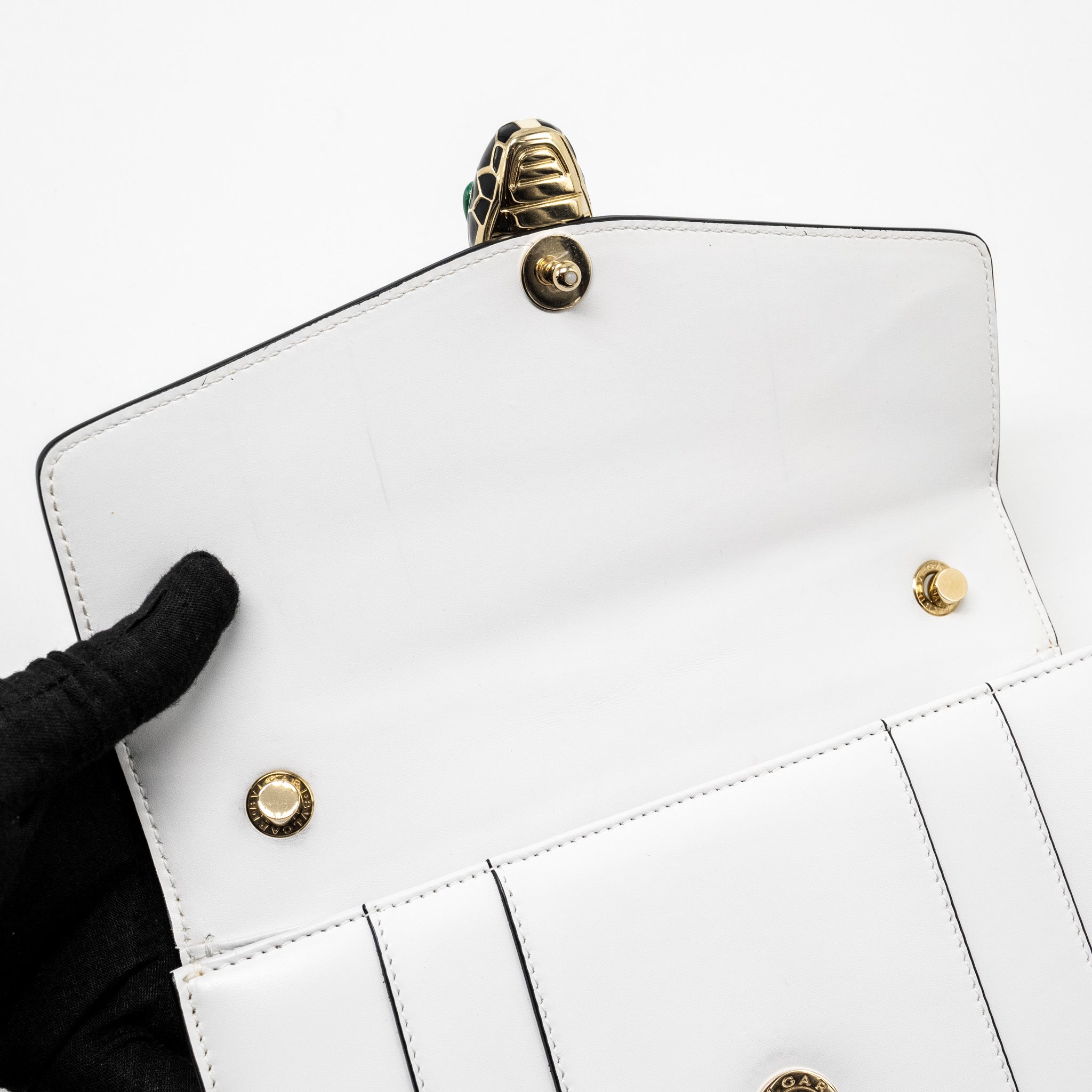 bvlgari-serpenti-forever-chain-bag-calfskin-white-lghw